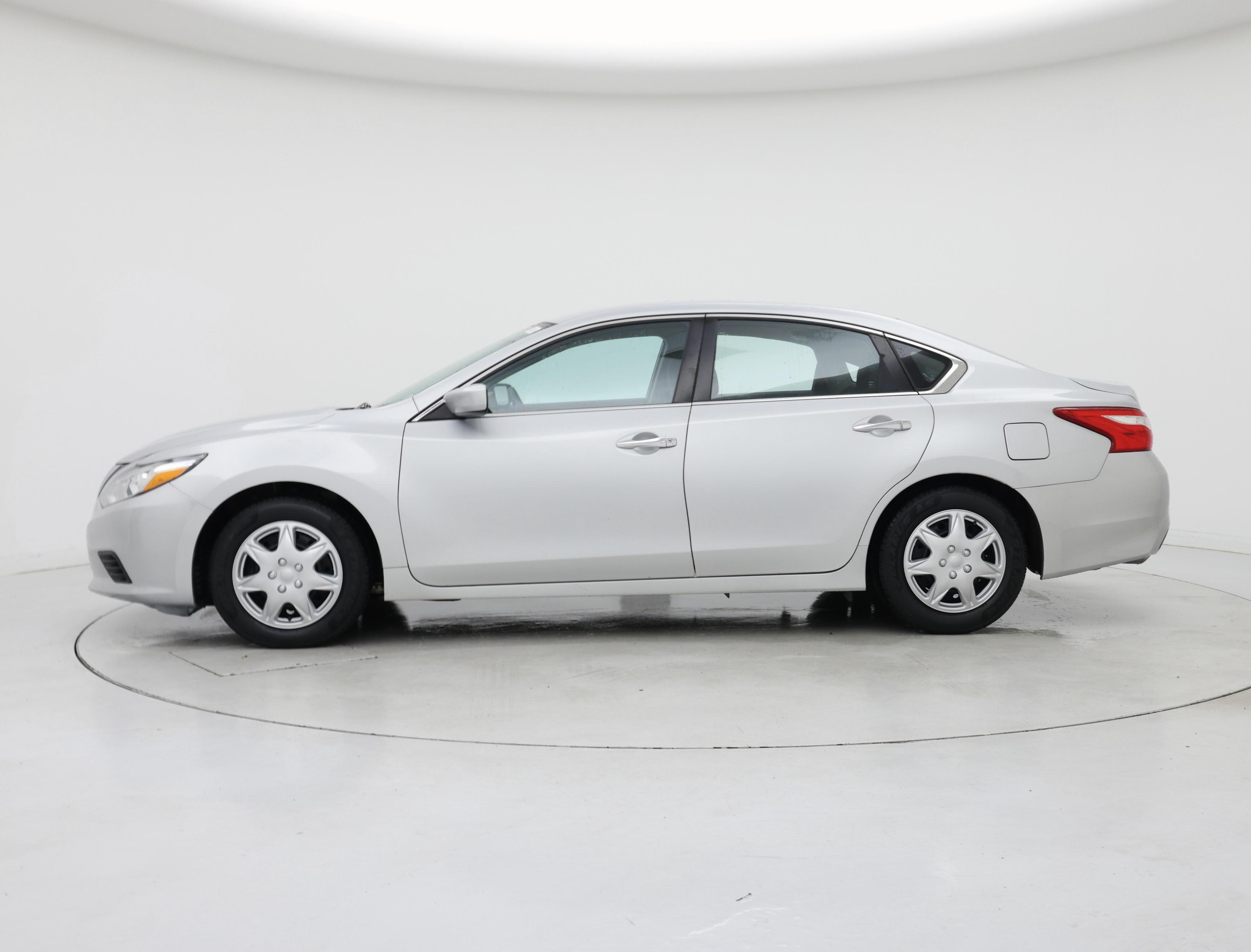 Thumbnail: 2016 Nissan Altima - 3