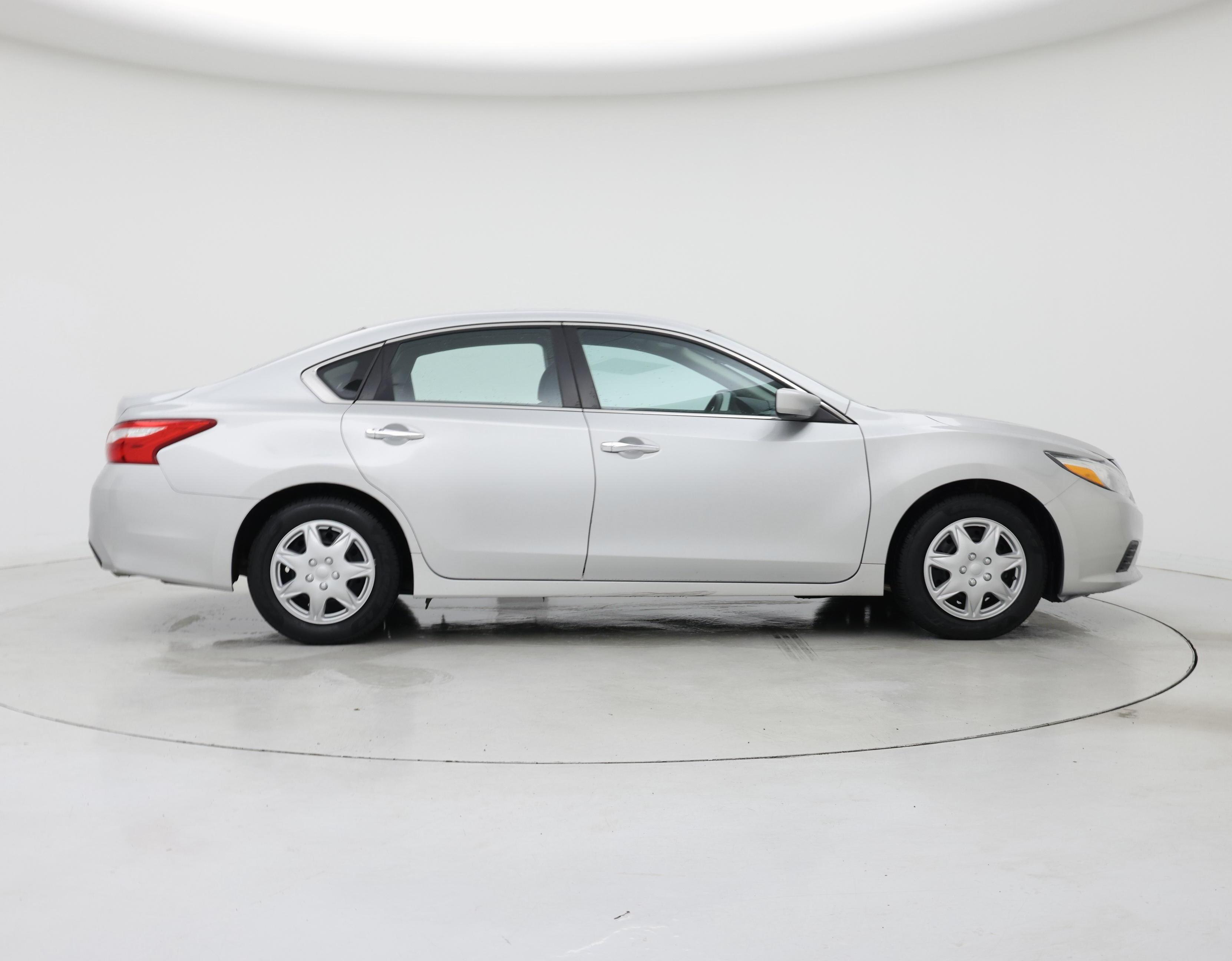 Thumbnail: 2016 Nissan Altima - 7