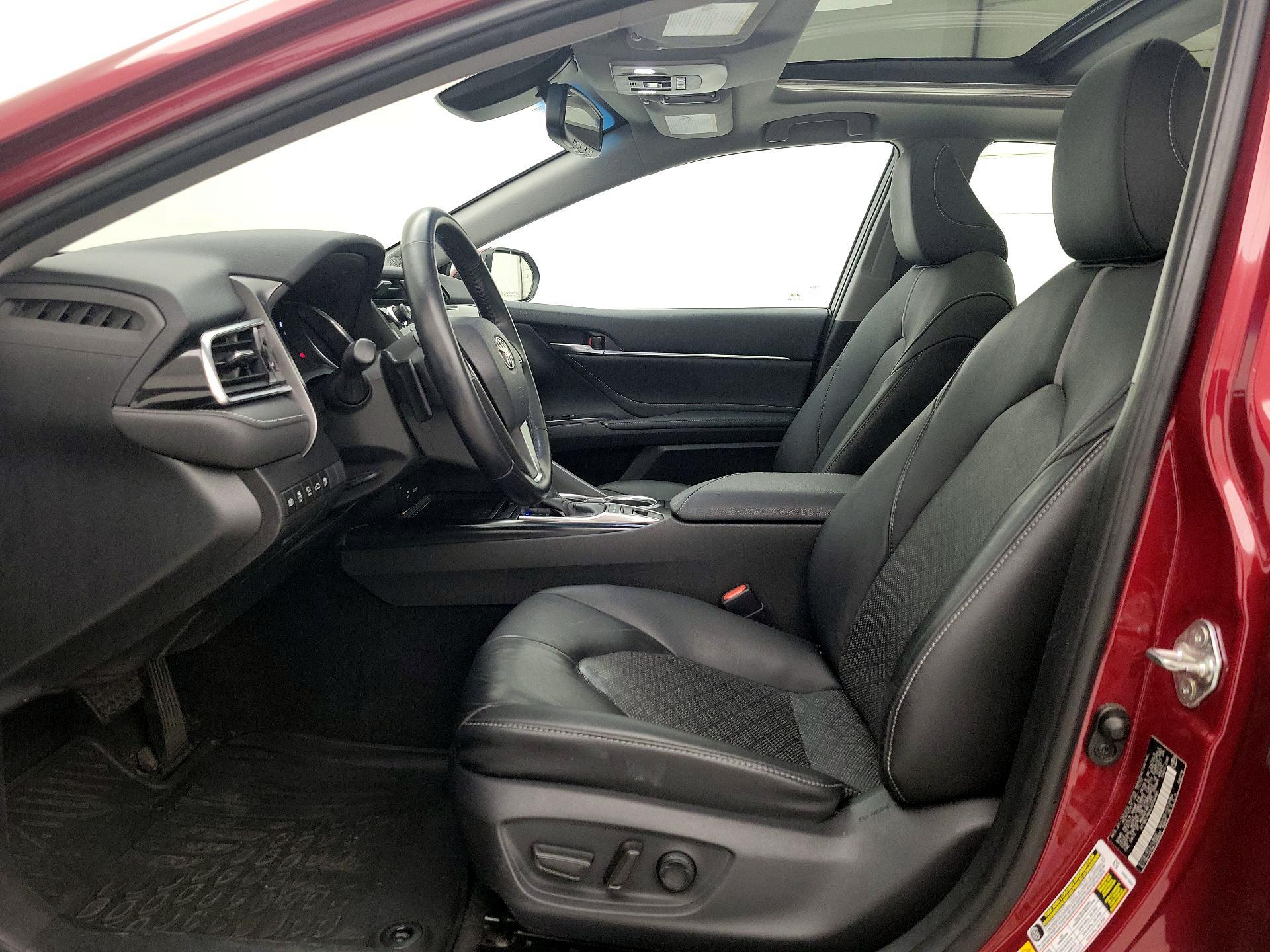 Thumbnail: 2018 Toyota Camry - 11