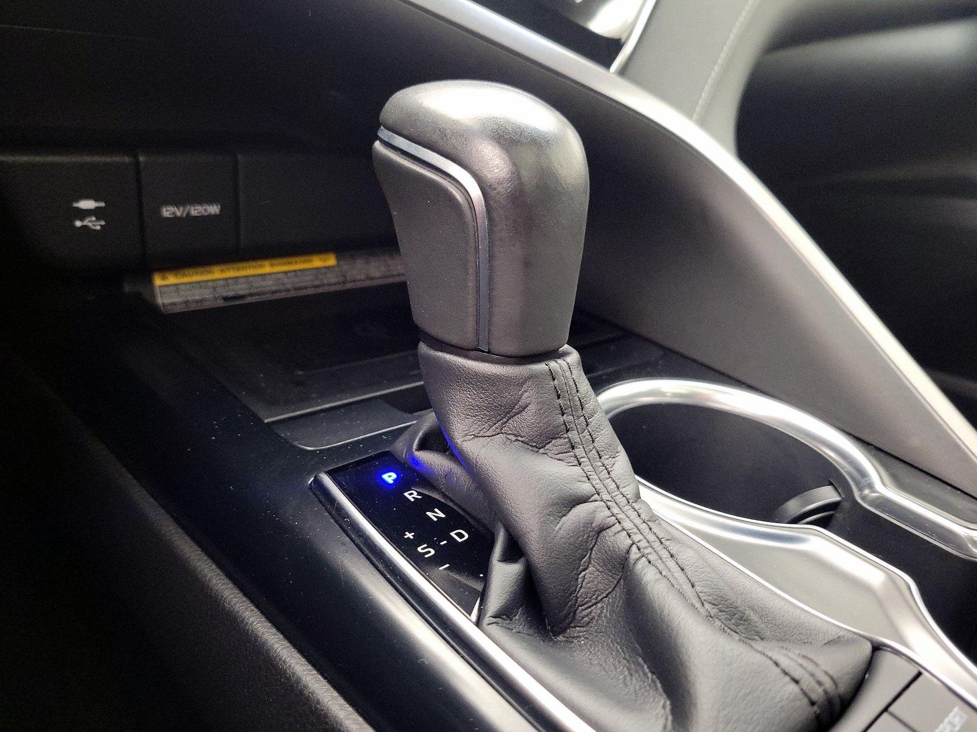 Thumbnail: 2018 Toyota Camry - 18