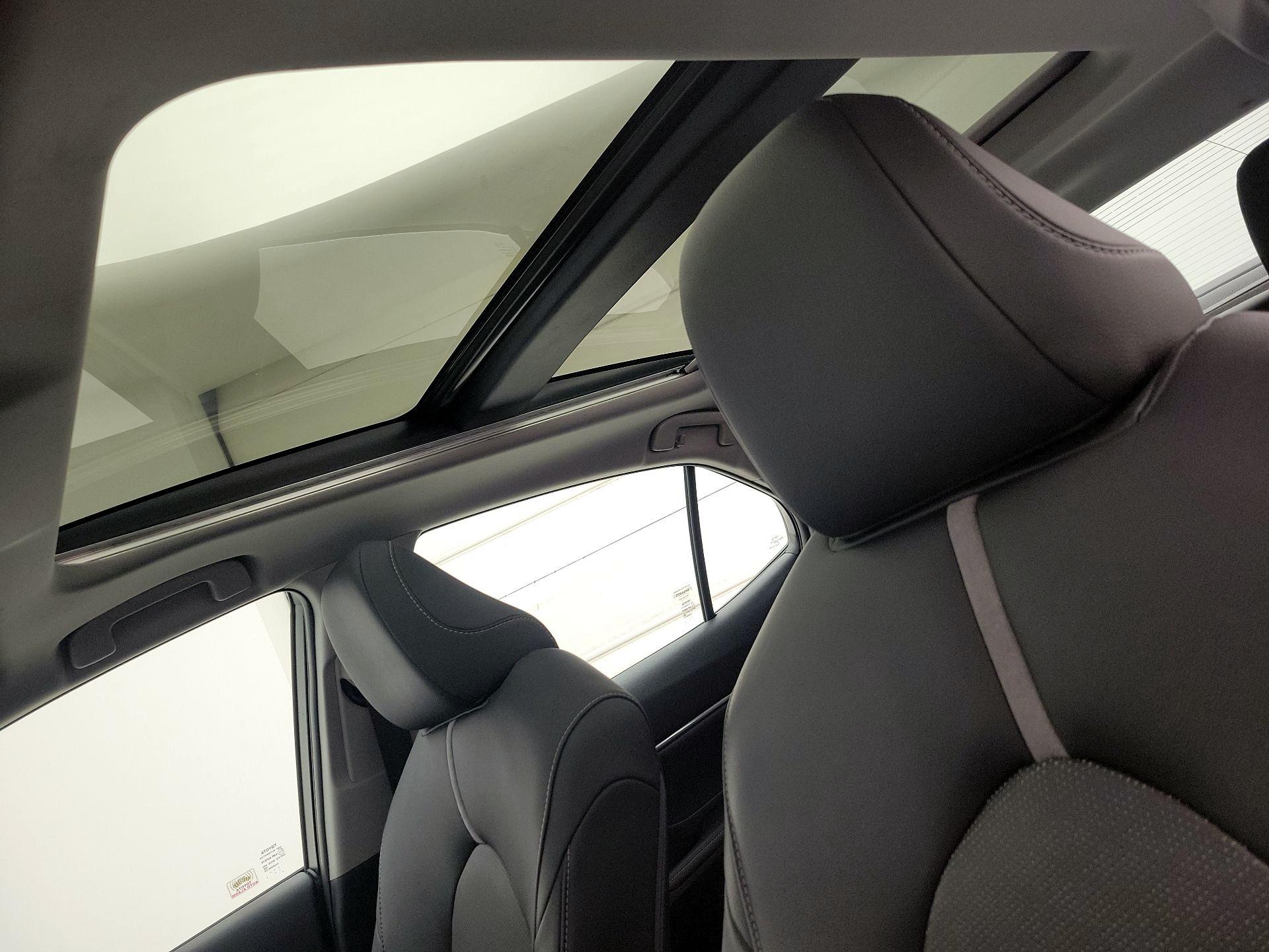 Thumbnail: 2018 Toyota Camry - 20