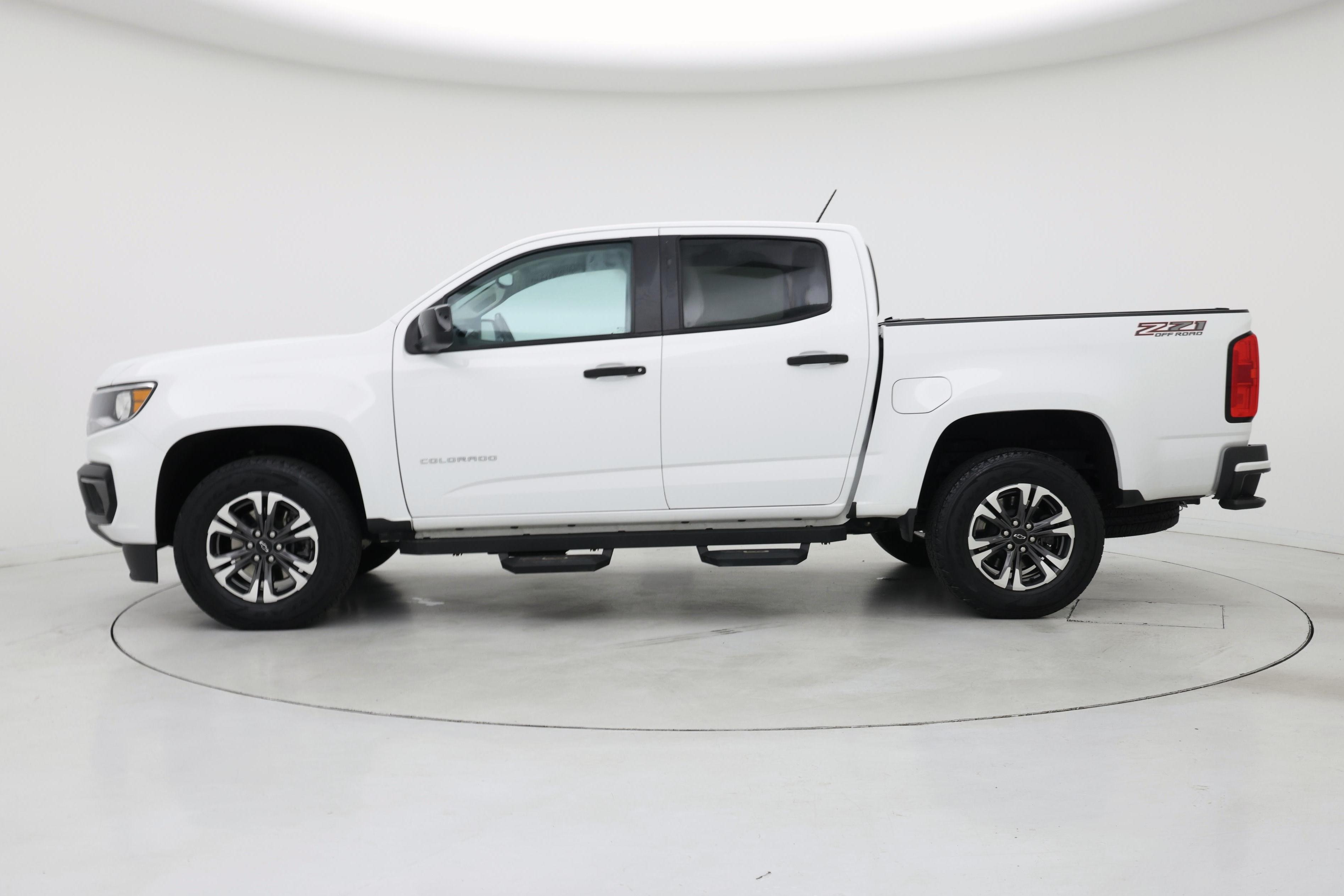 Thumbnail: 2022 Chevrolet Colorado - 3