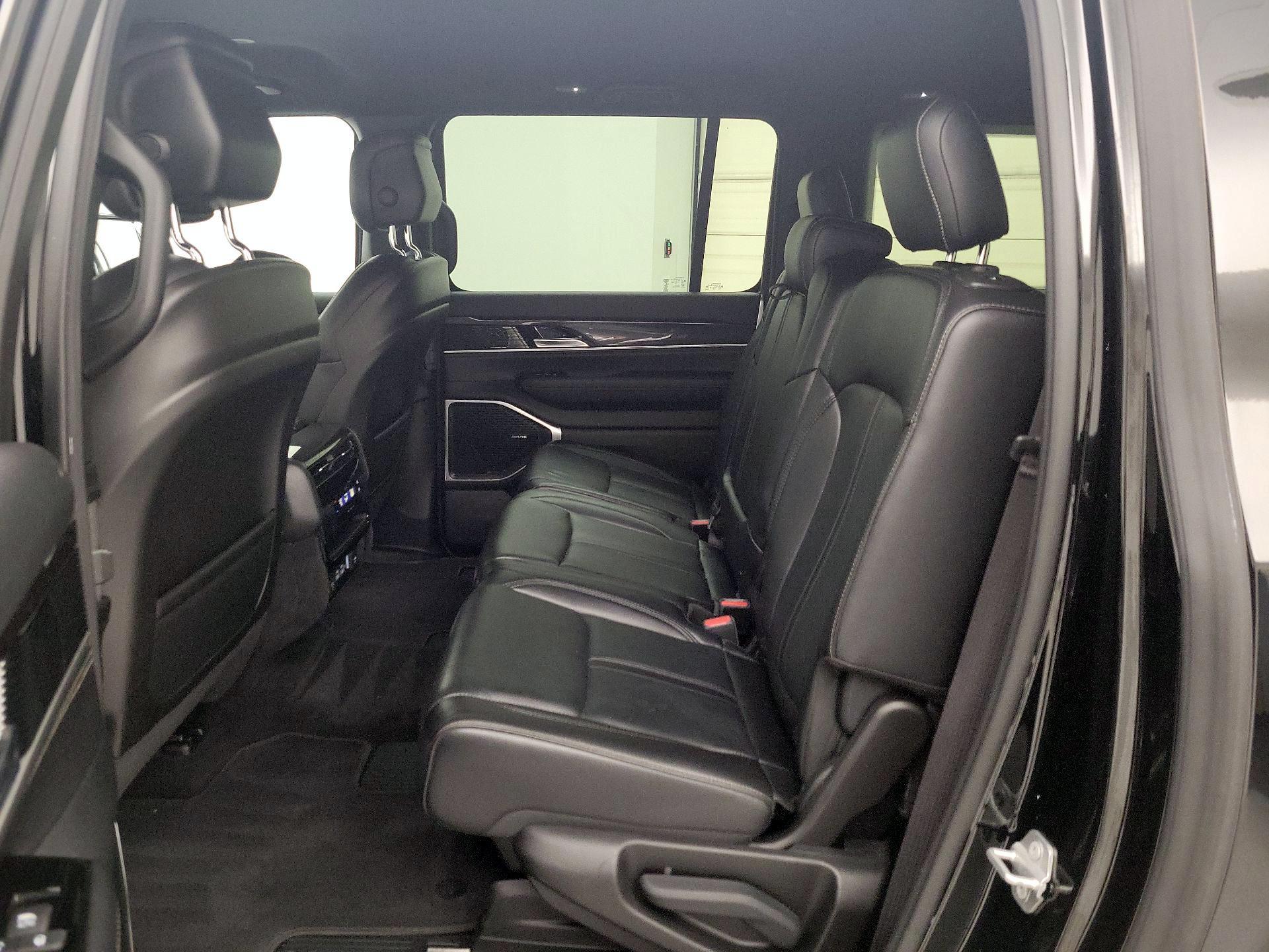 Thumbnail: 2023 Jeep Wagoneer - 20