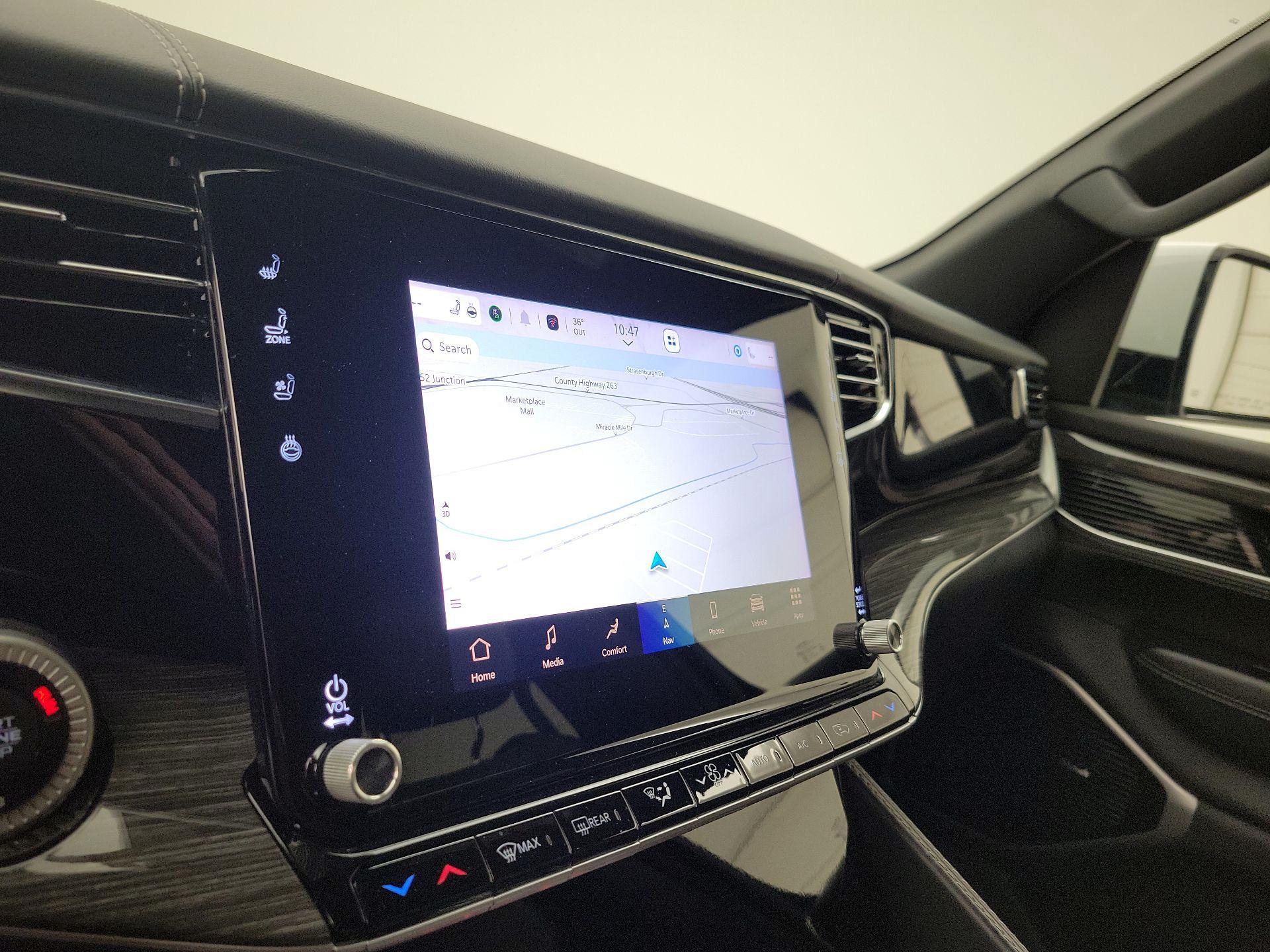 Thumbnail: 2022 Jeep Wagoneer - 14