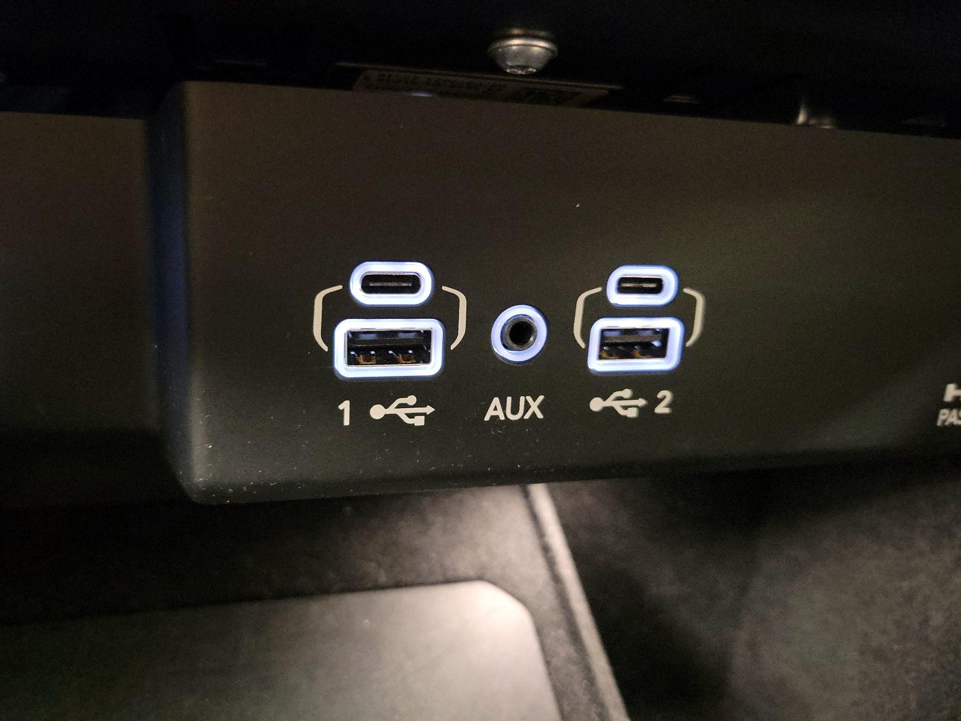 Thumbnail: 2022 Jeep Wagoneer - 19