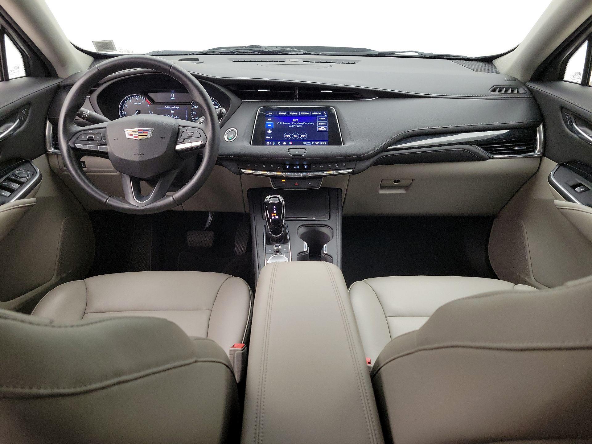 Thumbnail: 2023 Cadillac XT4 - 9
