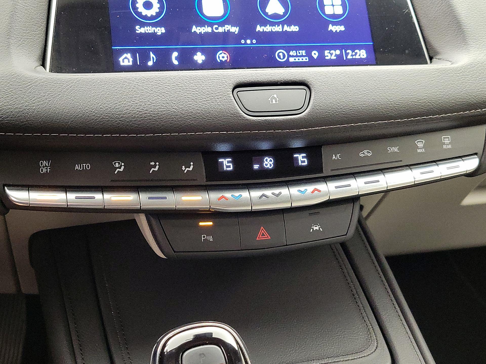 Thumbnail: 2023 Cadillac XT4 - 16