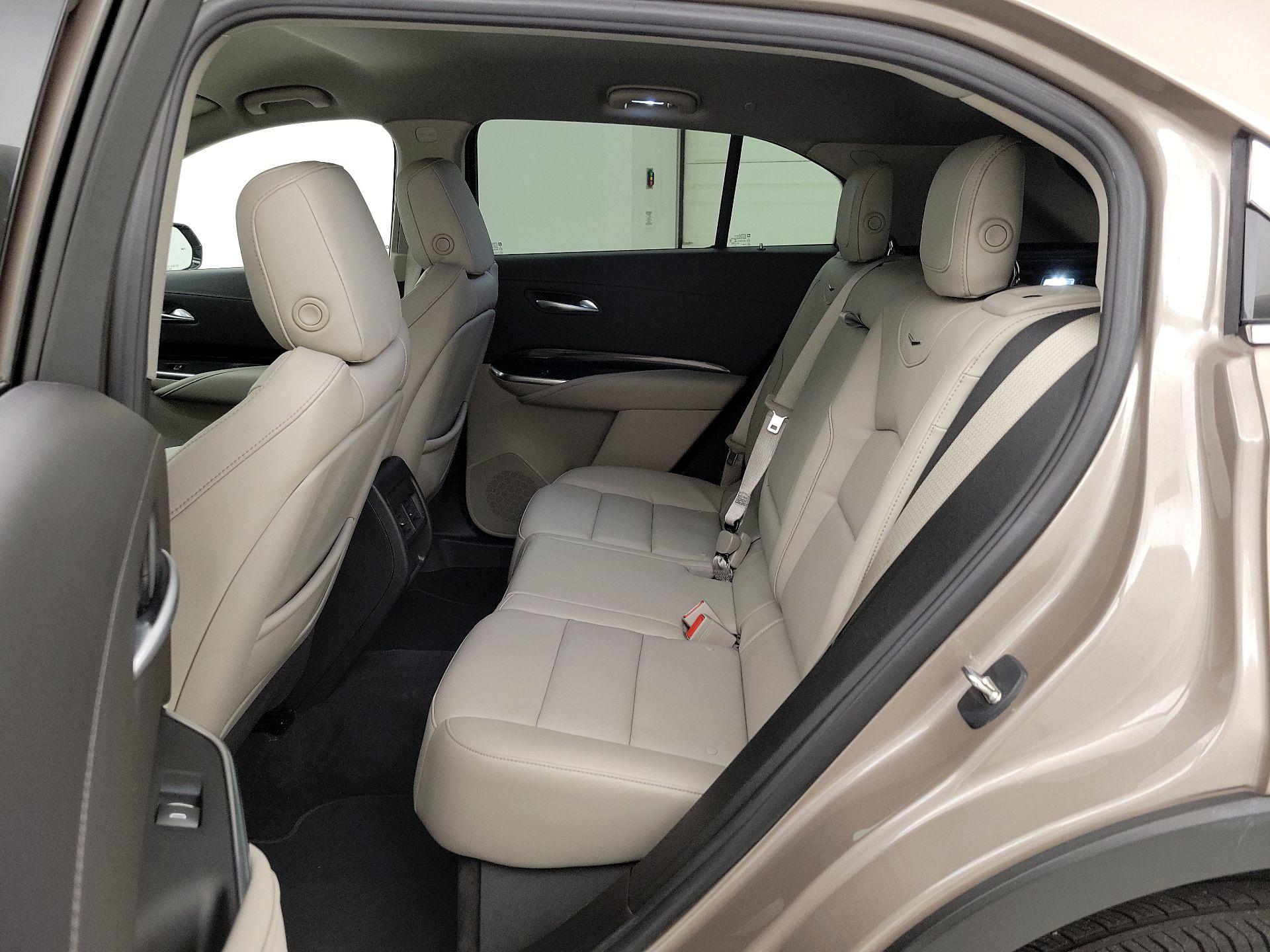 Thumbnail: 2023 Cadillac XT4 - 19