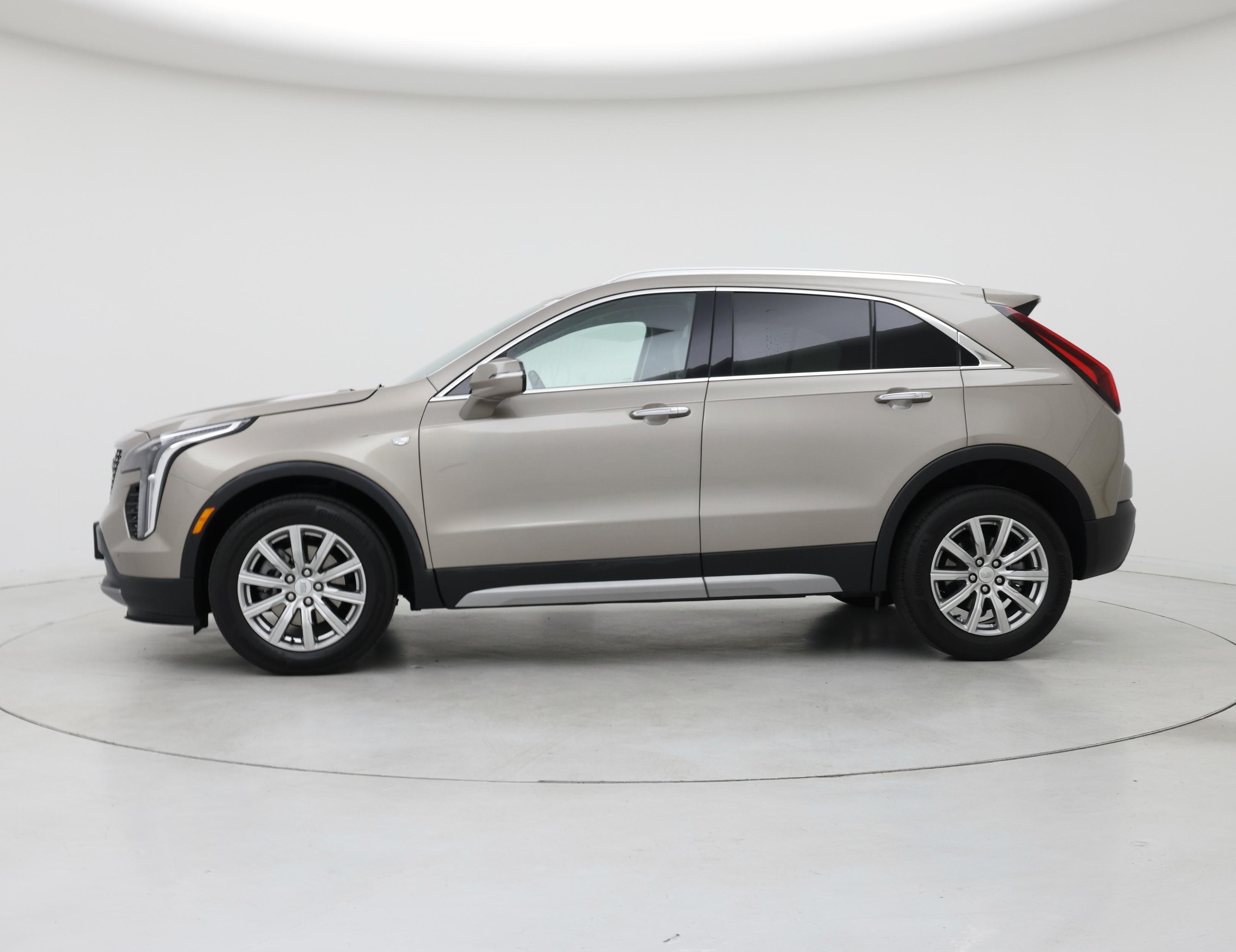 Thumbnail: 2023 Cadillac XT4 - 3