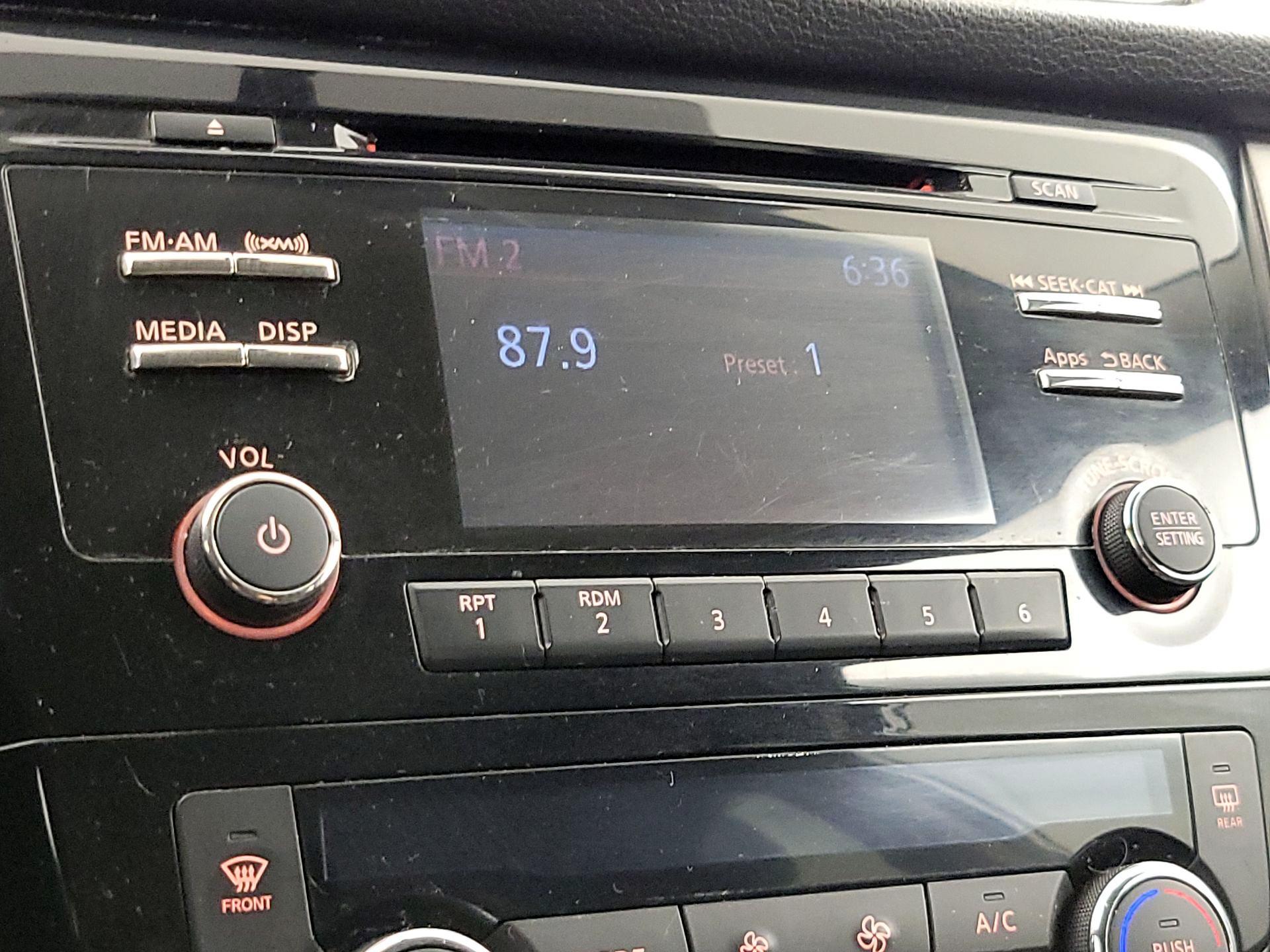 Thumbnail: 2016 Nissan Rogue - 15