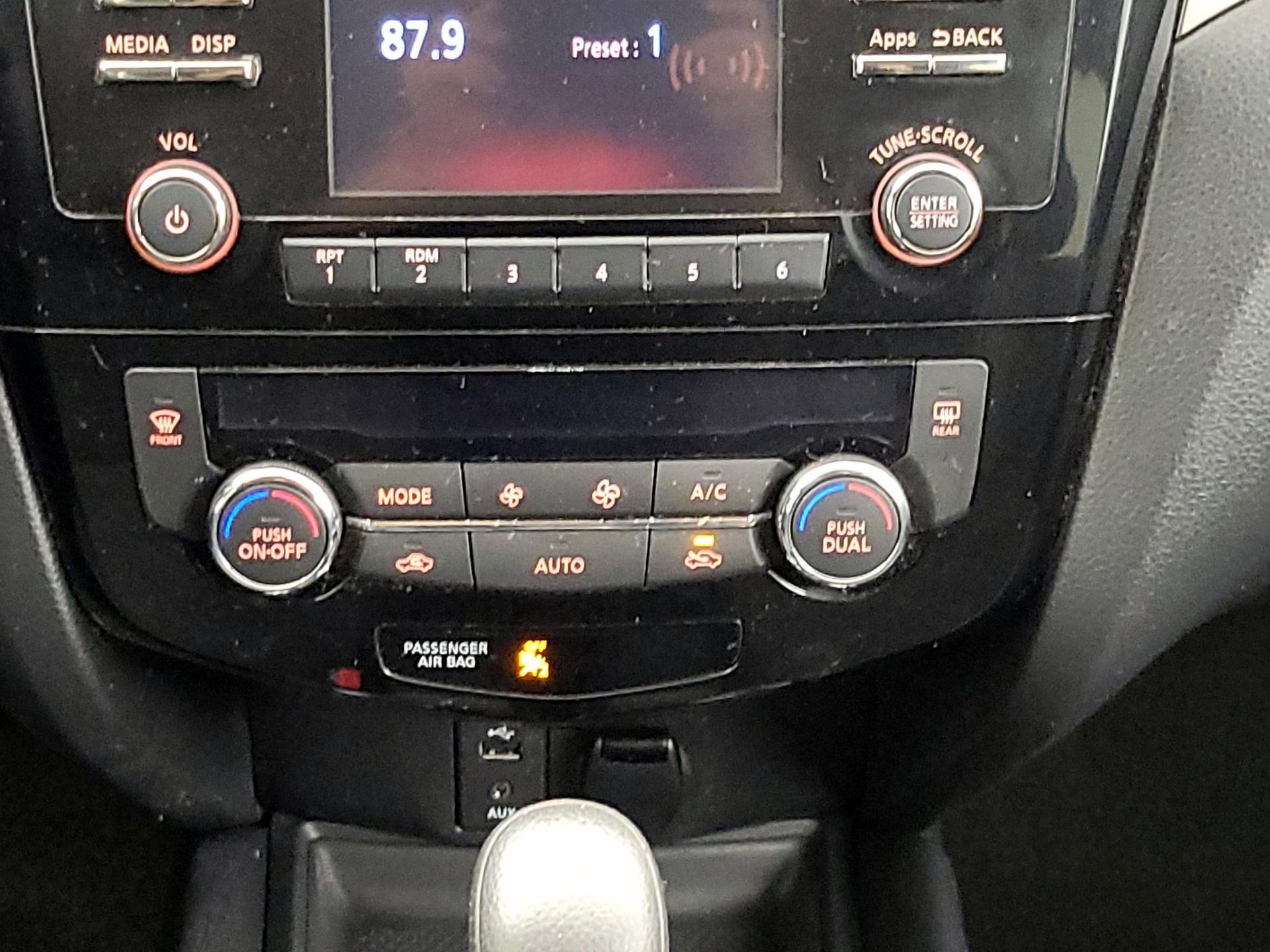 Thumbnail: 2016 Nissan Rogue - 16