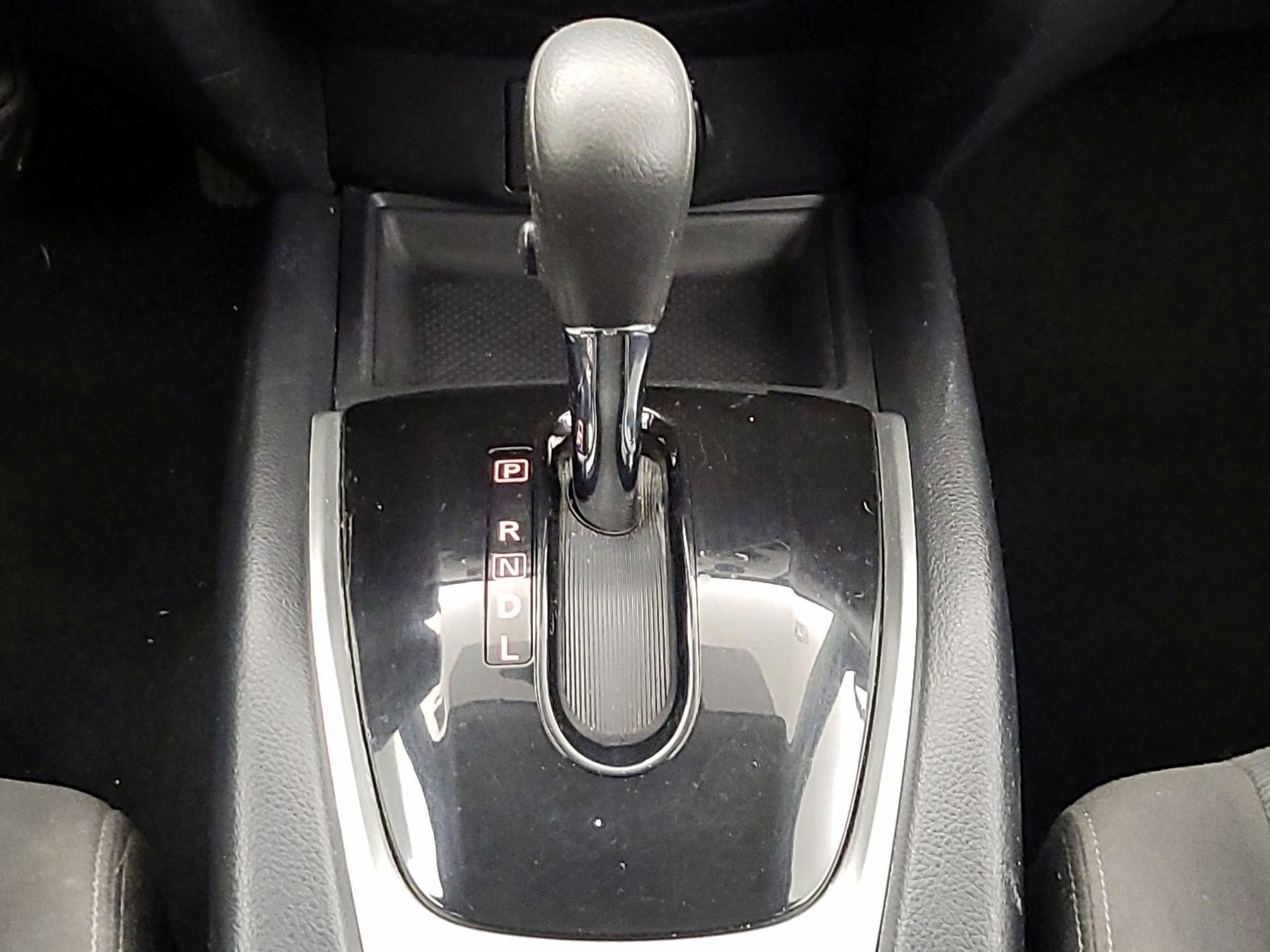 Thumbnail: 2016 Nissan Rogue - 17