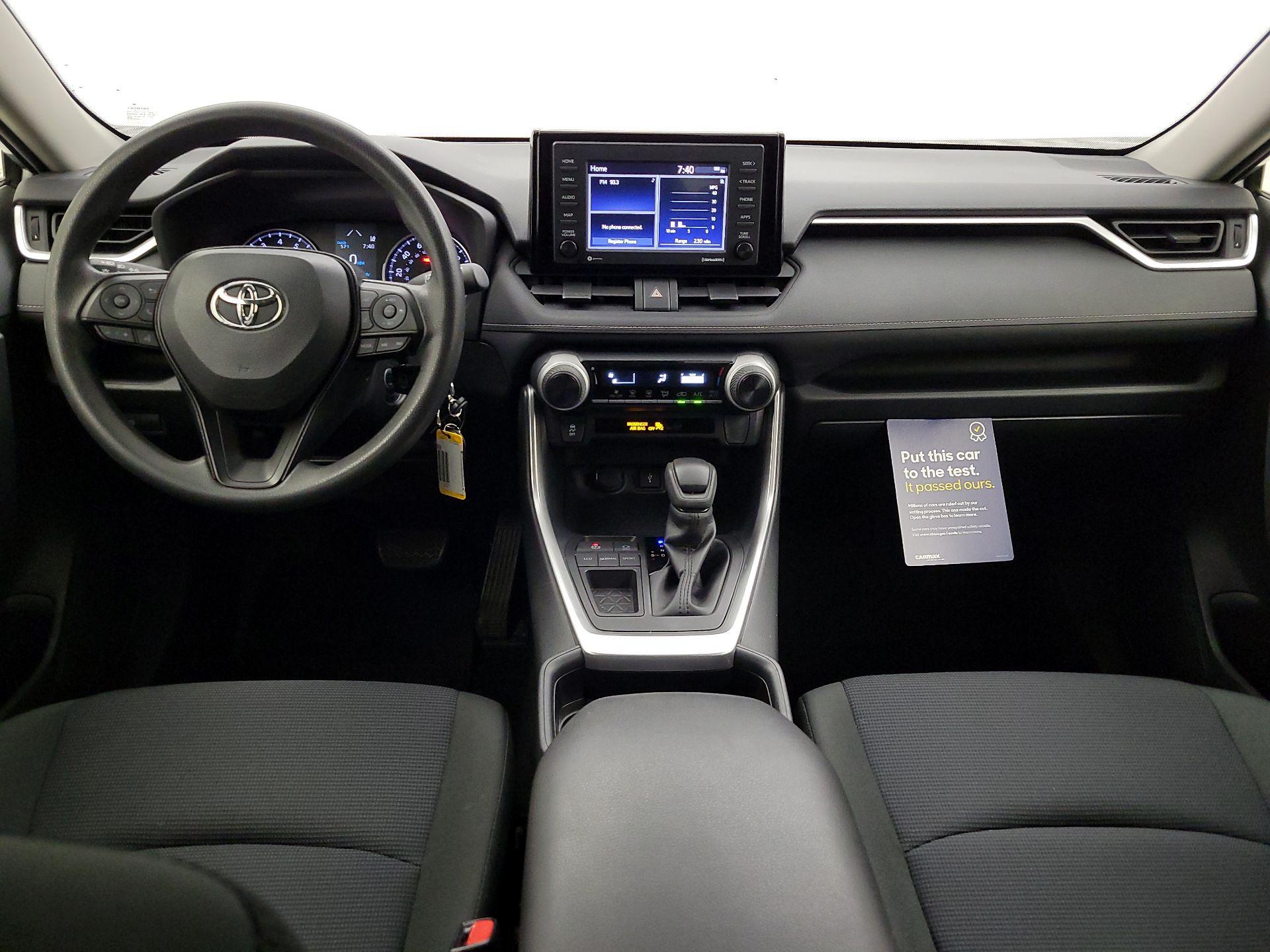 Thumbnail: 2020 Toyota RAV4 - 9