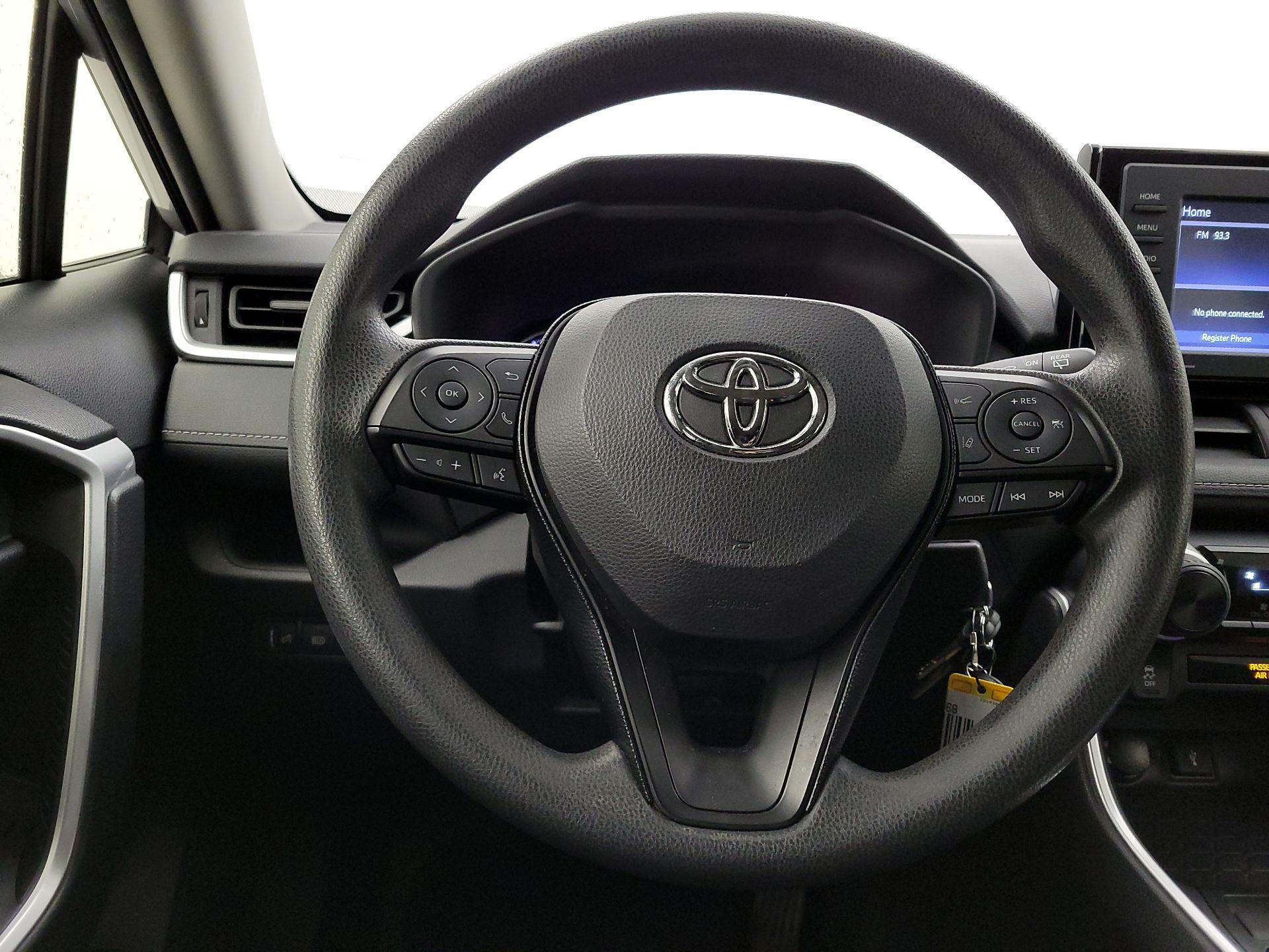 Thumbnail: 2020 Toyota RAV4 - 10