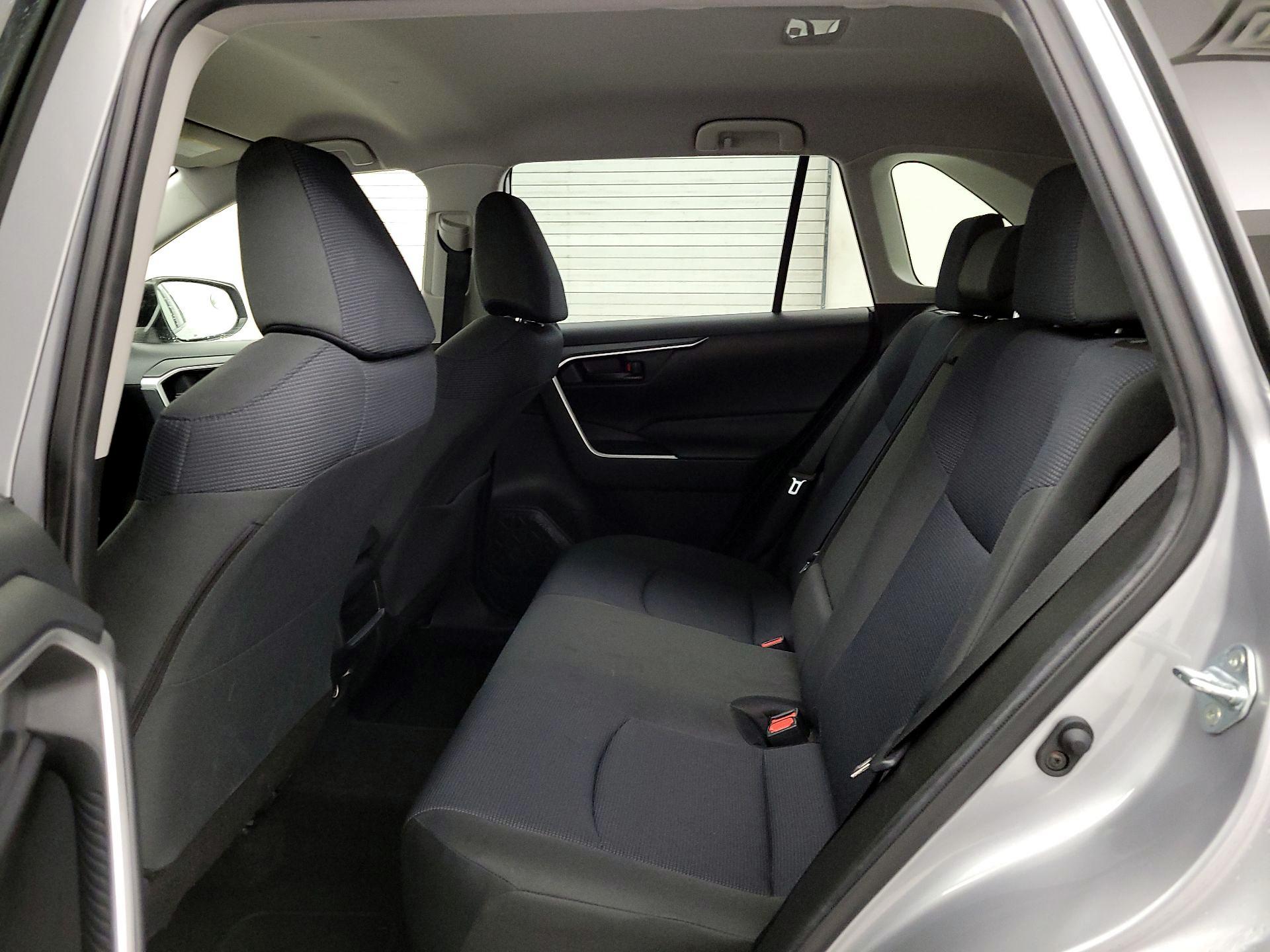 Thumbnail: 2020 Toyota RAV4 - 19