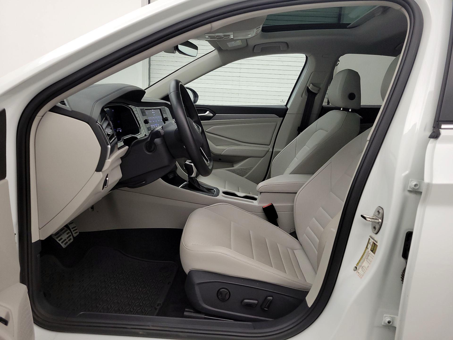 Thumbnail: 2024 Volkswagen Jetta - 11