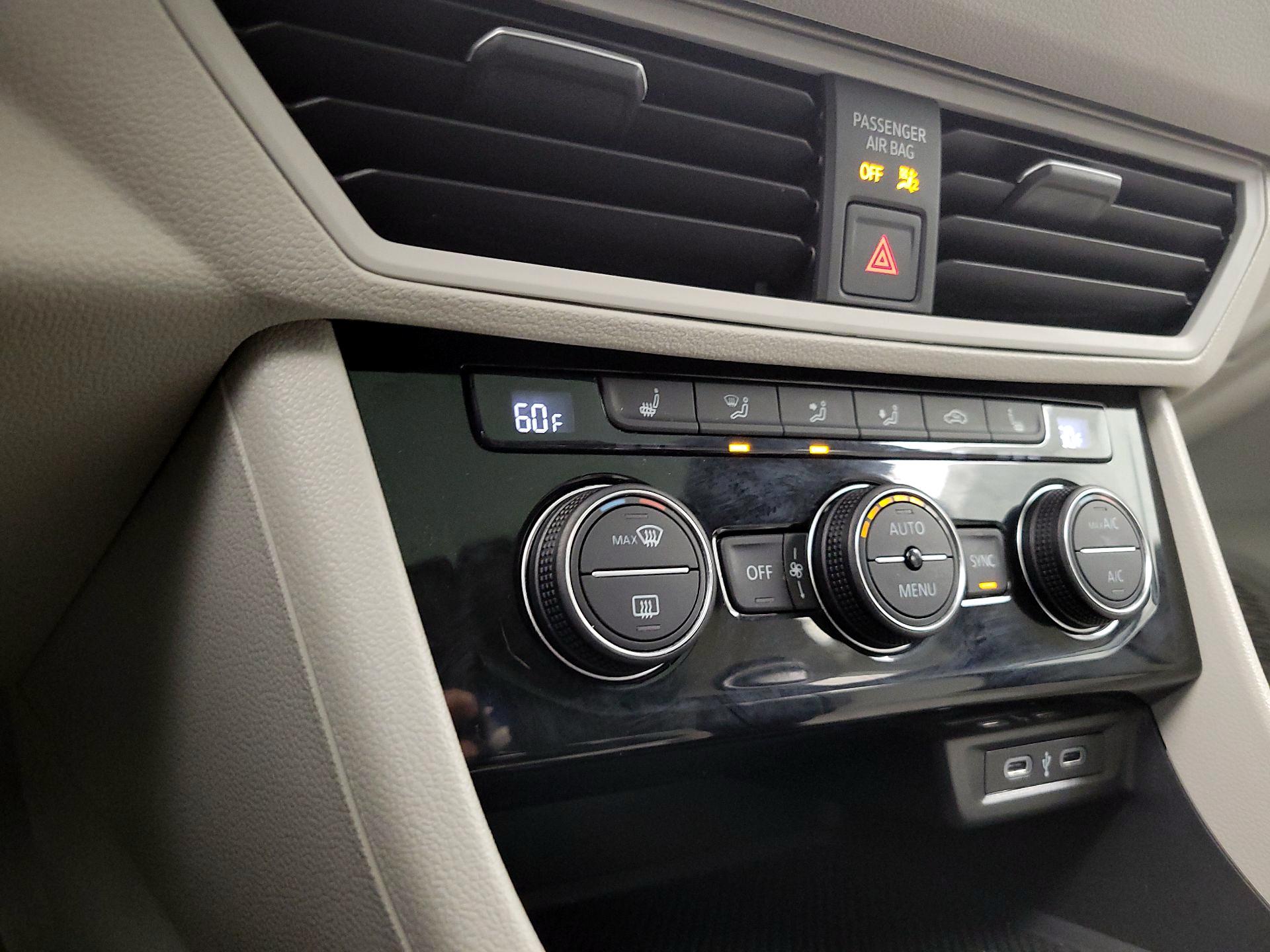 Thumbnail: 2024 Volkswagen Jetta - 16