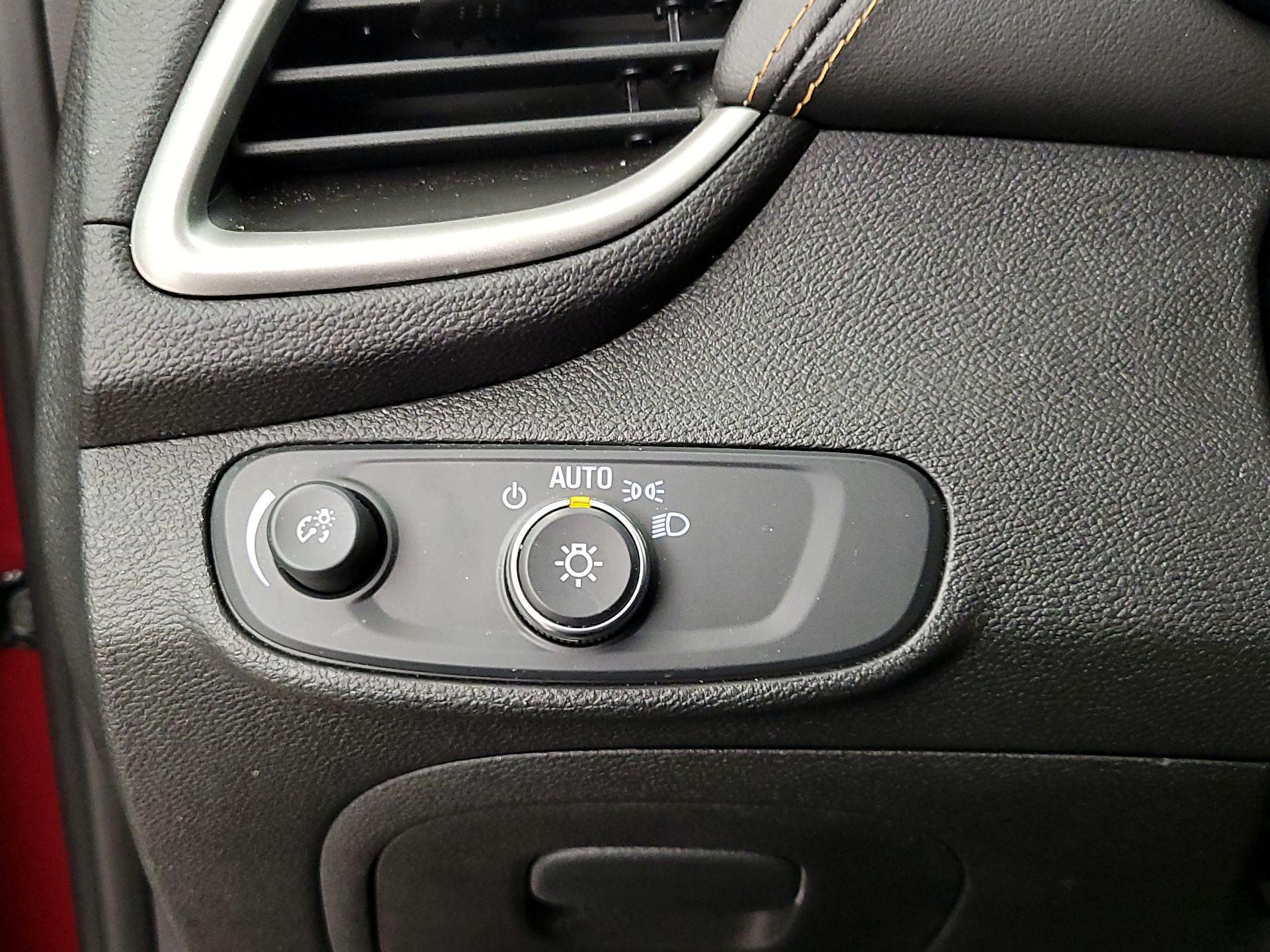 Thumbnail: 2020 Chevrolet Trax - 13