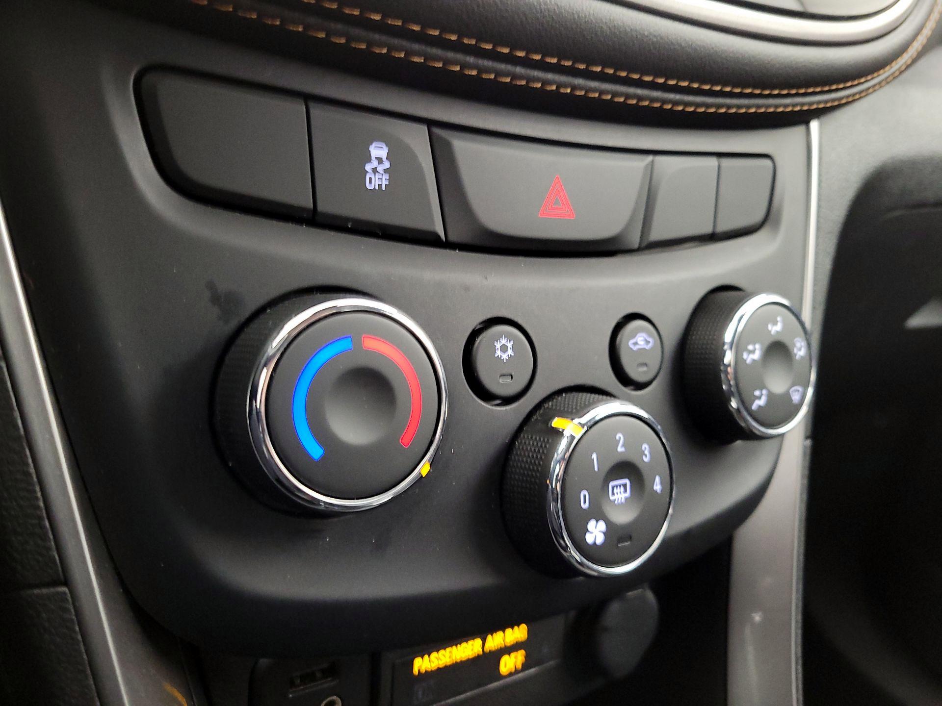 Thumbnail: 2020 Chevrolet Trax - 16