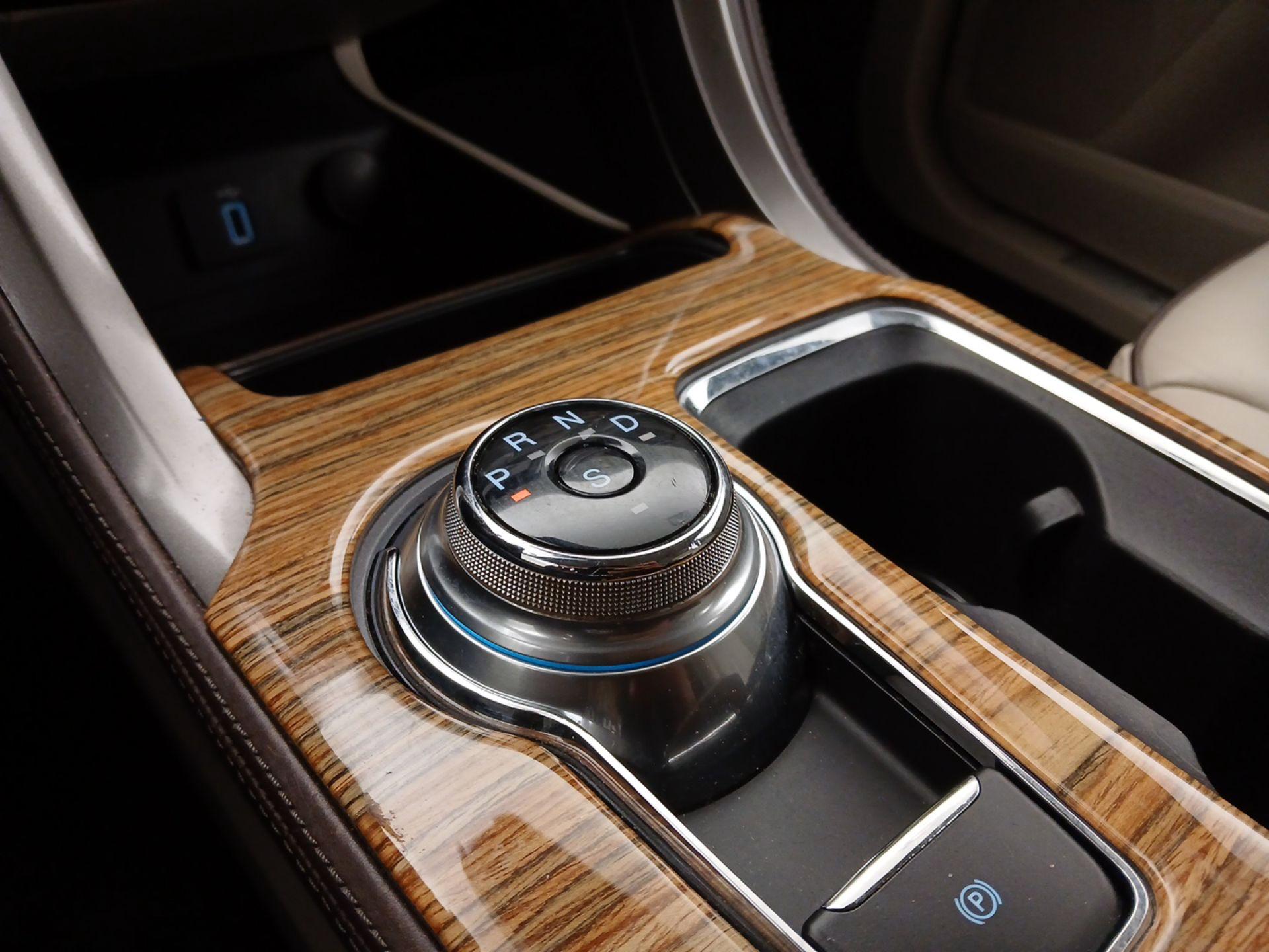 Thumbnail: 2017 Ford Fusion - 18