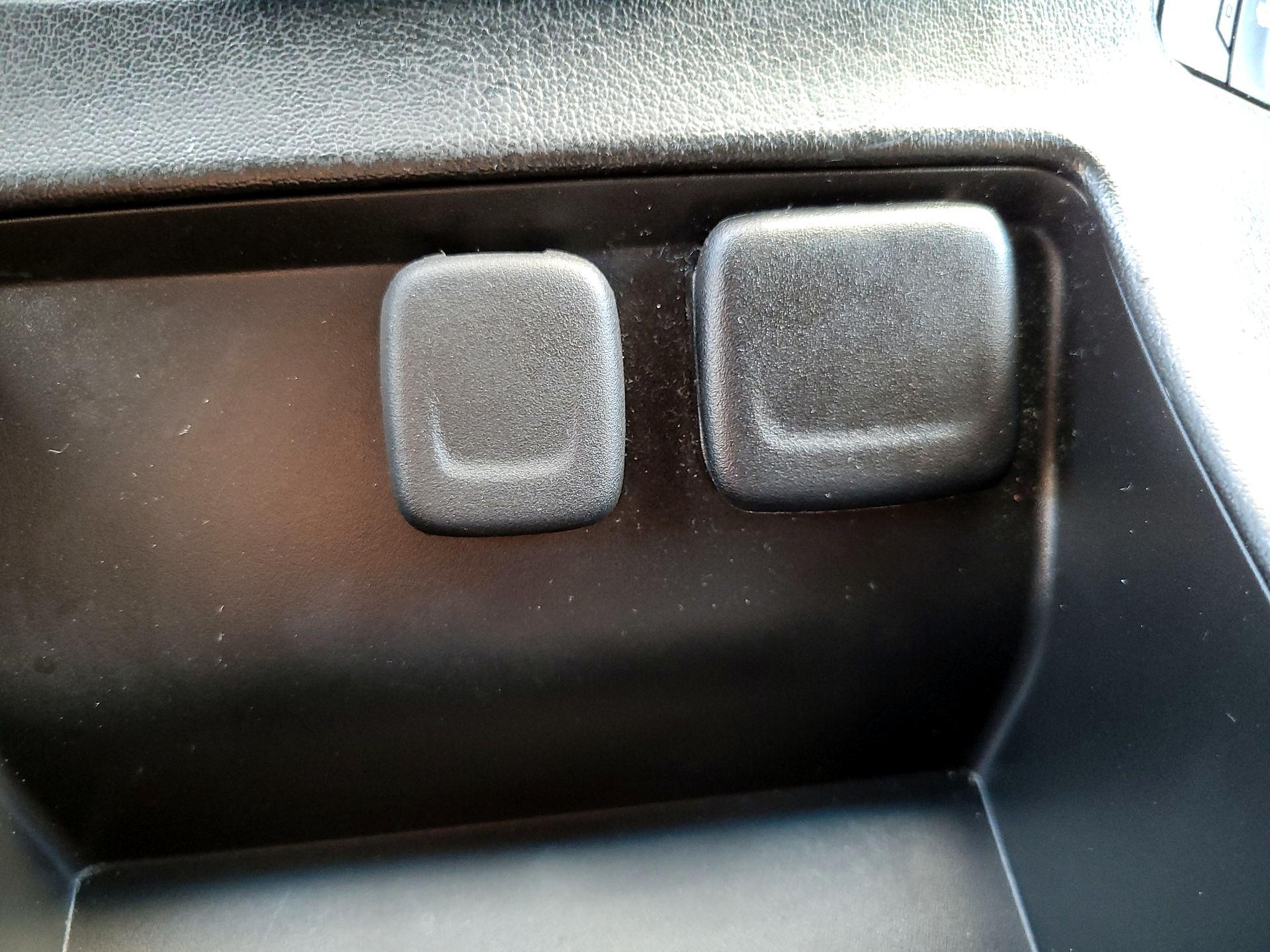 Thumbnail: 2017 Chevrolet Tahoe - 19