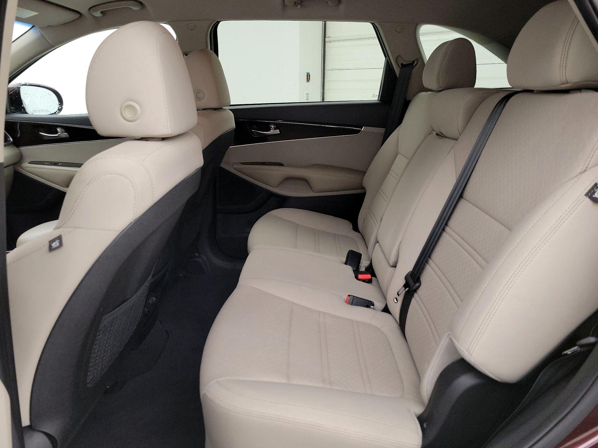 Thumbnail: 2019 Kia Sorento - 19