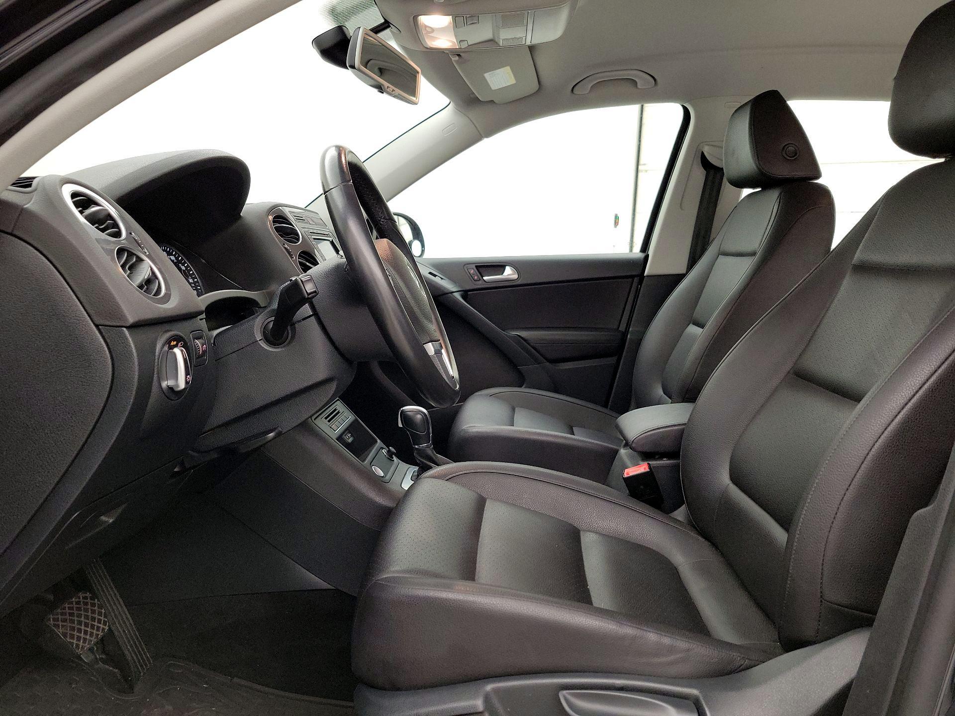 Thumbnail: 2017 Volkswagen Tiguan - 11