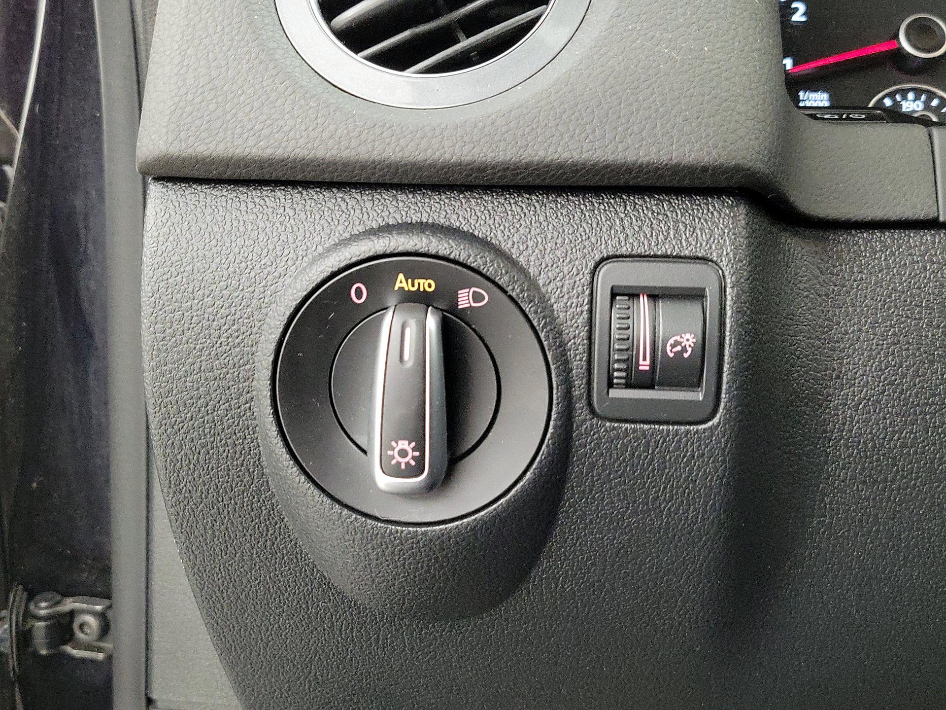 Thumbnail: 2017 Volkswagen Tiguan - 13