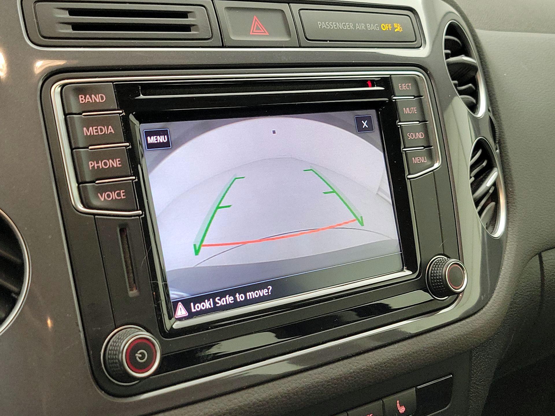 Thumbnail: 2017 Volkswagen Tiguan - 14