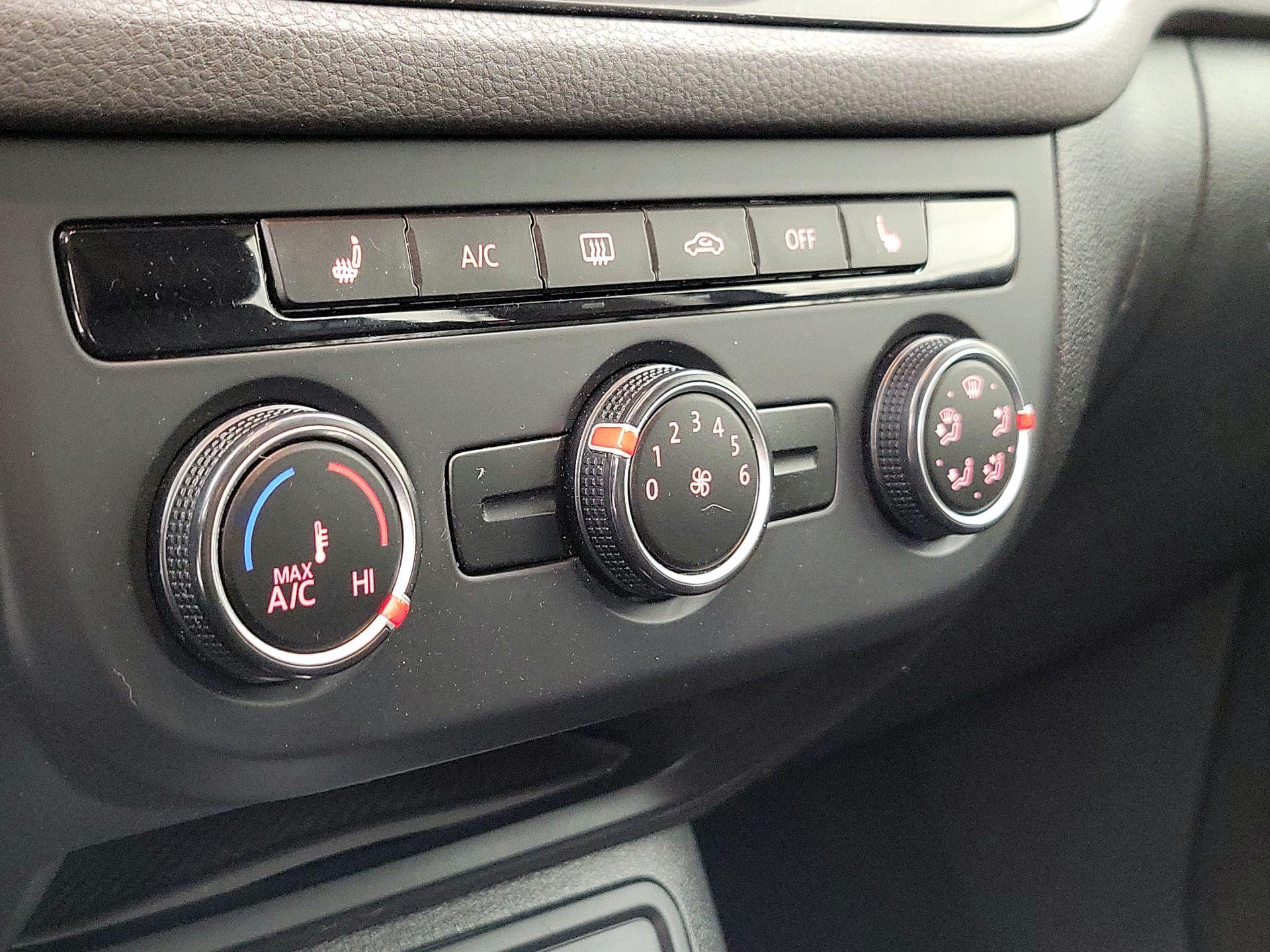 Thumbnail: 2017 Volkswagen Tiguan - 16