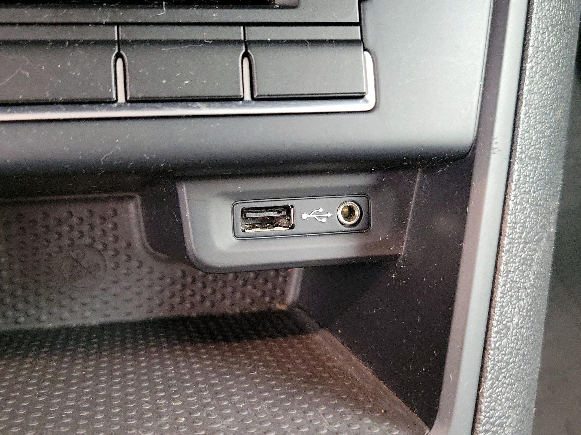 Thumbnail: 2017 Volkswagen Tiguan - 18