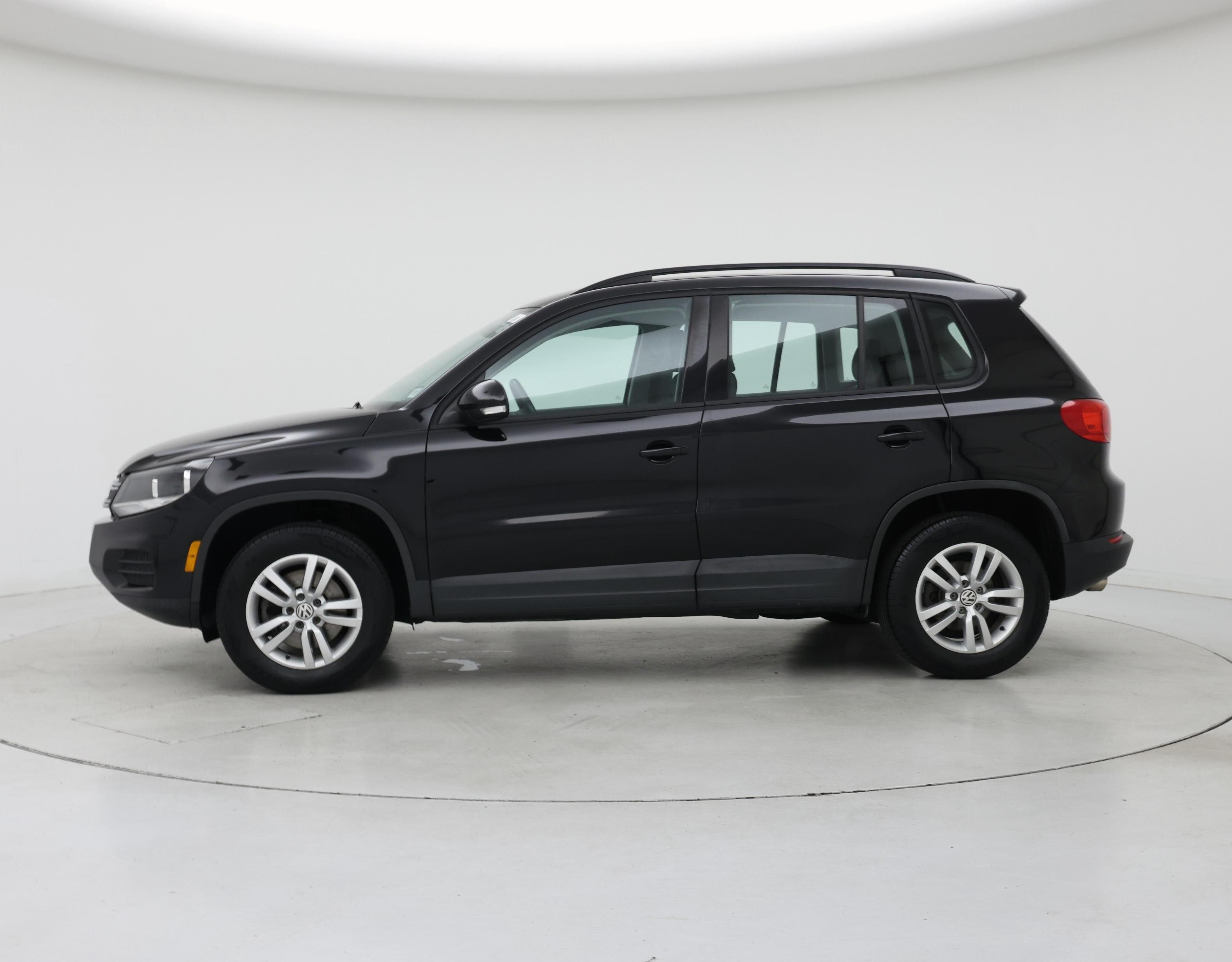 Thumbnail: 2017 Volkswagen Tiguan - 3