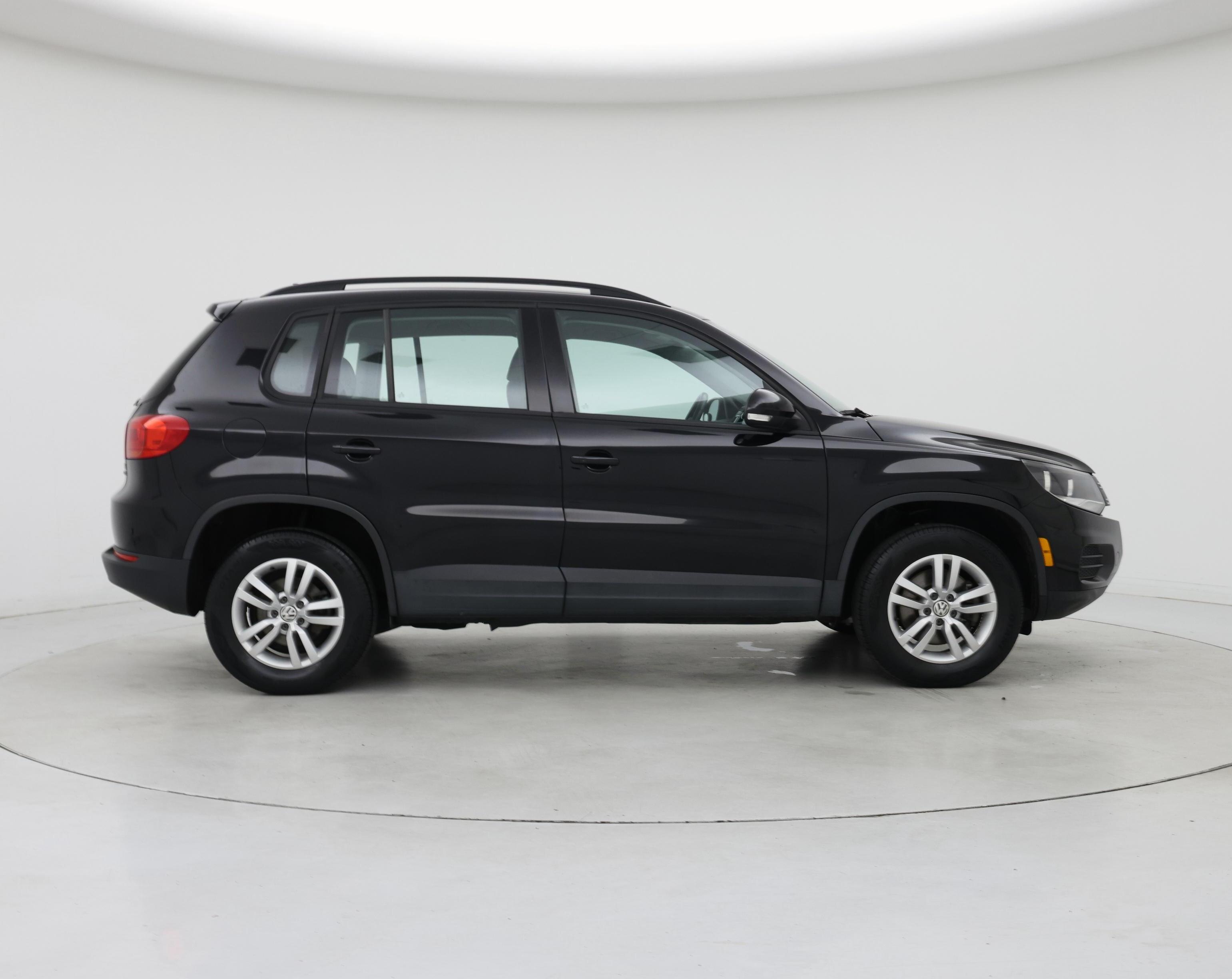 Thumbnail: 2017 Volkswagen Tiguan - 7