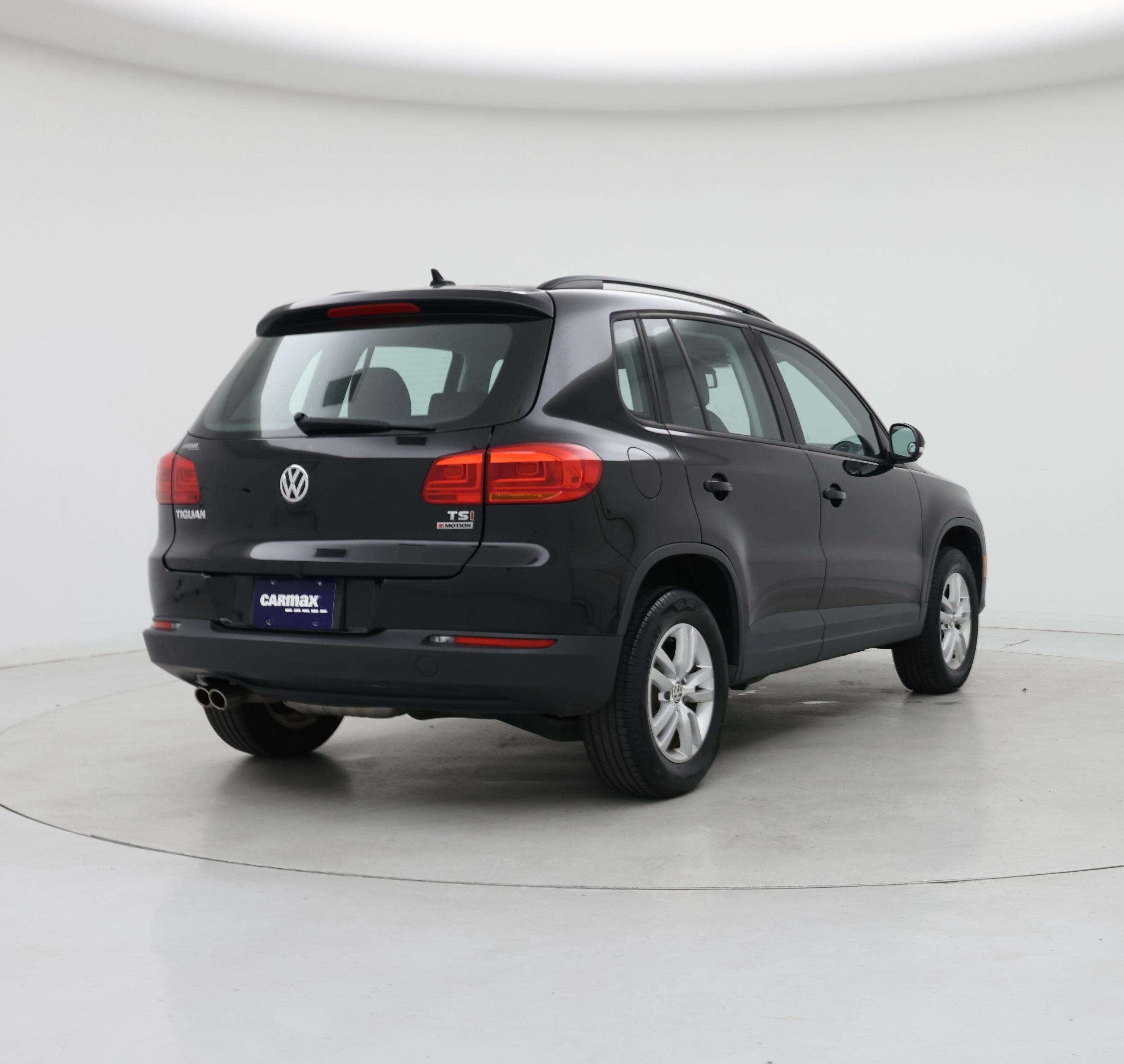 Thumbnail: 2017 Volkswagen Tiguan - 8