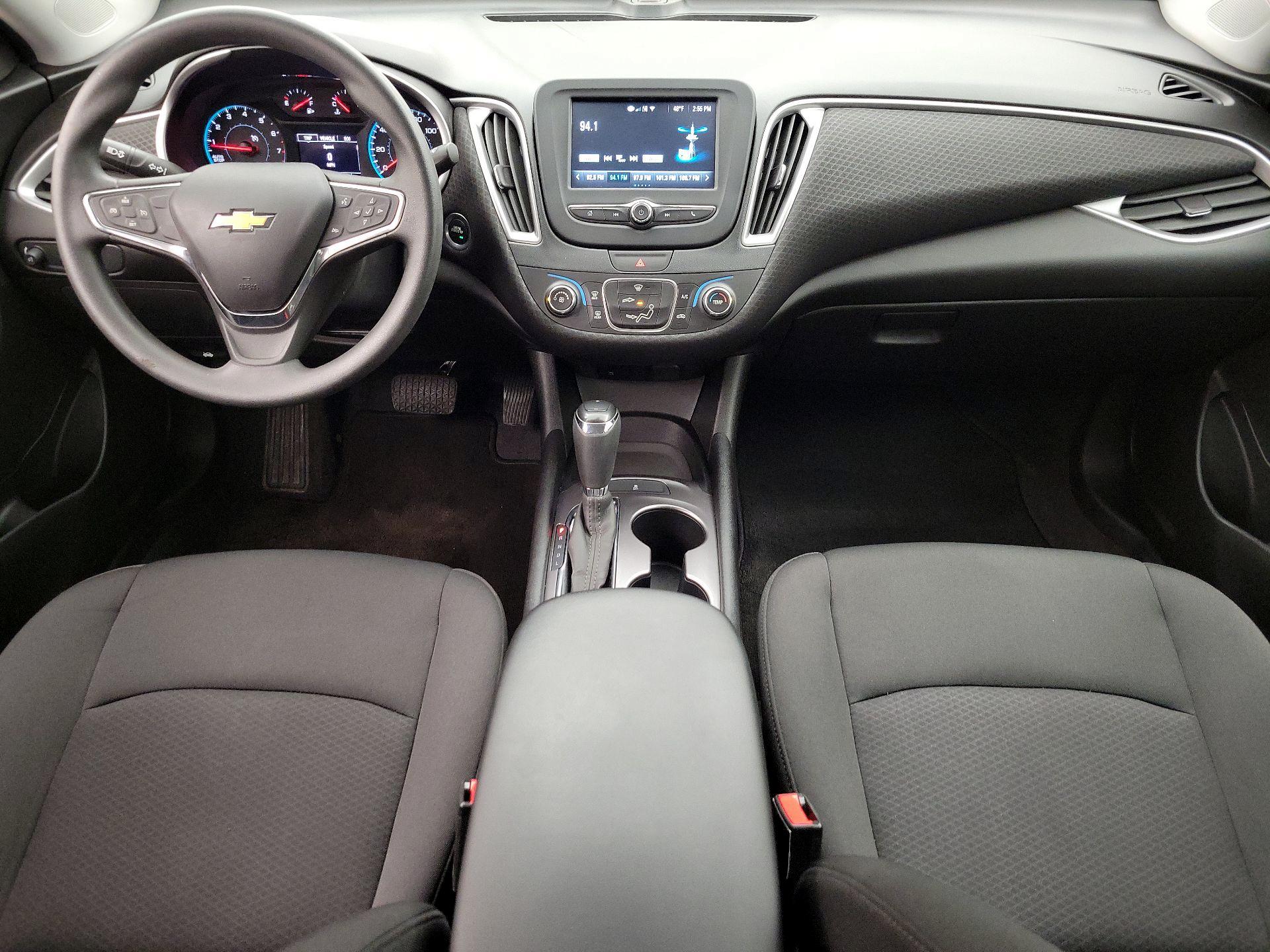 Thumbnail: 2018 Chevrolet Malibu - 9