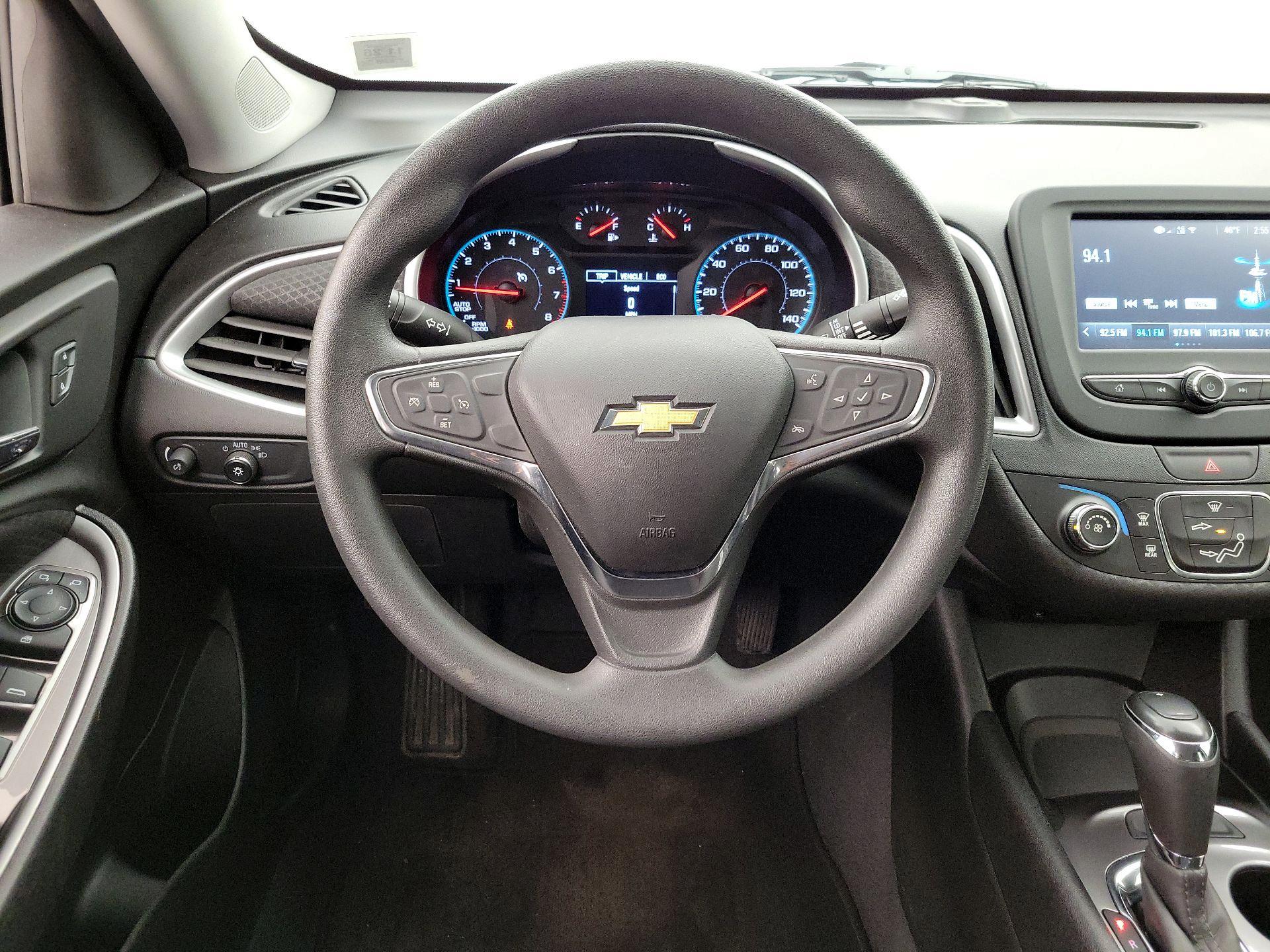 Thumbnail: 2018 Chevrolet Malibu - 10