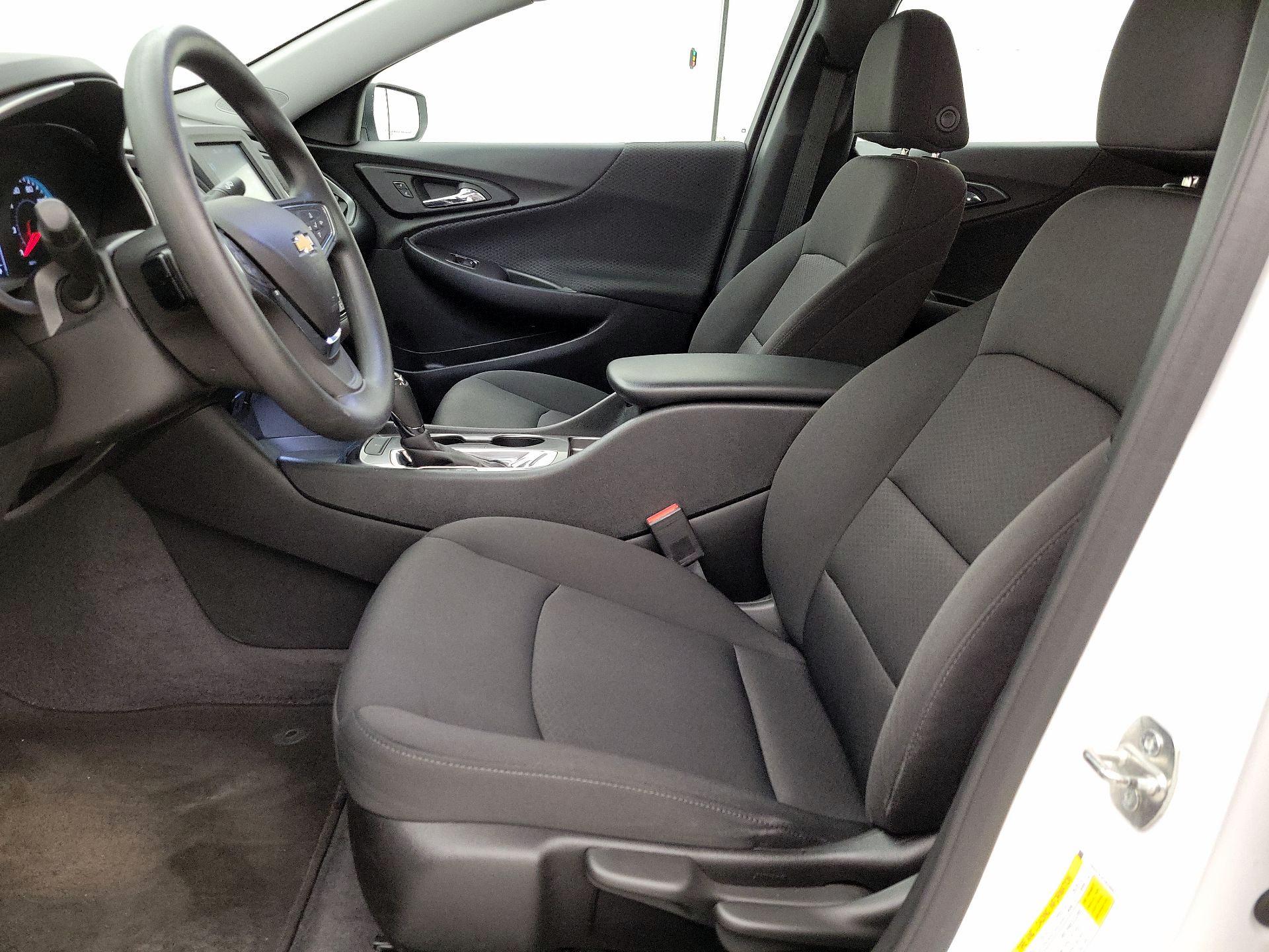 Thumbnail: 2018 Chevrolet Malibu - 11