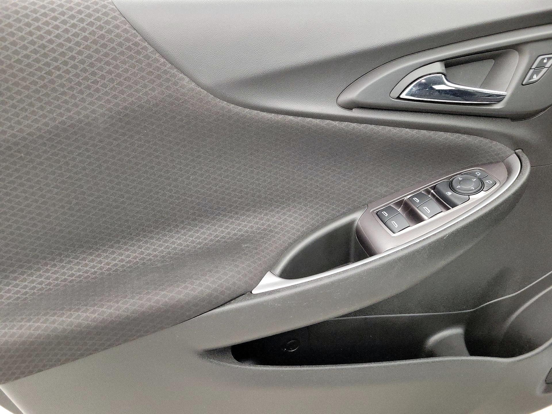 Thumbnail: 2018 Chevrolet Malibu - 12