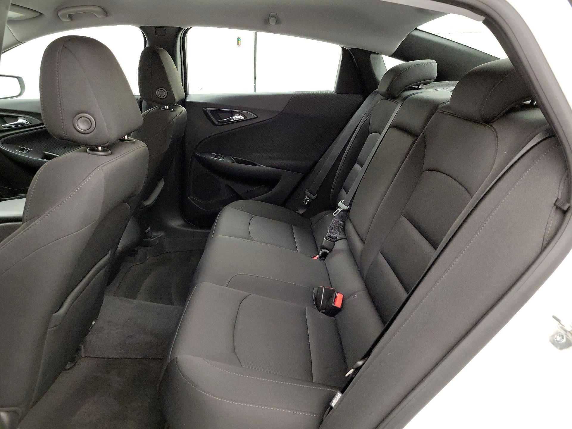 Thumbnail: 2018 Chevrolet Malibu - 19