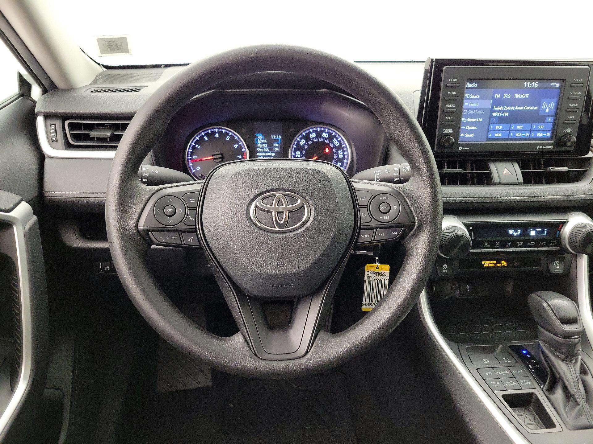 Thumbnail: 2020 Toyota RAV4 - 10