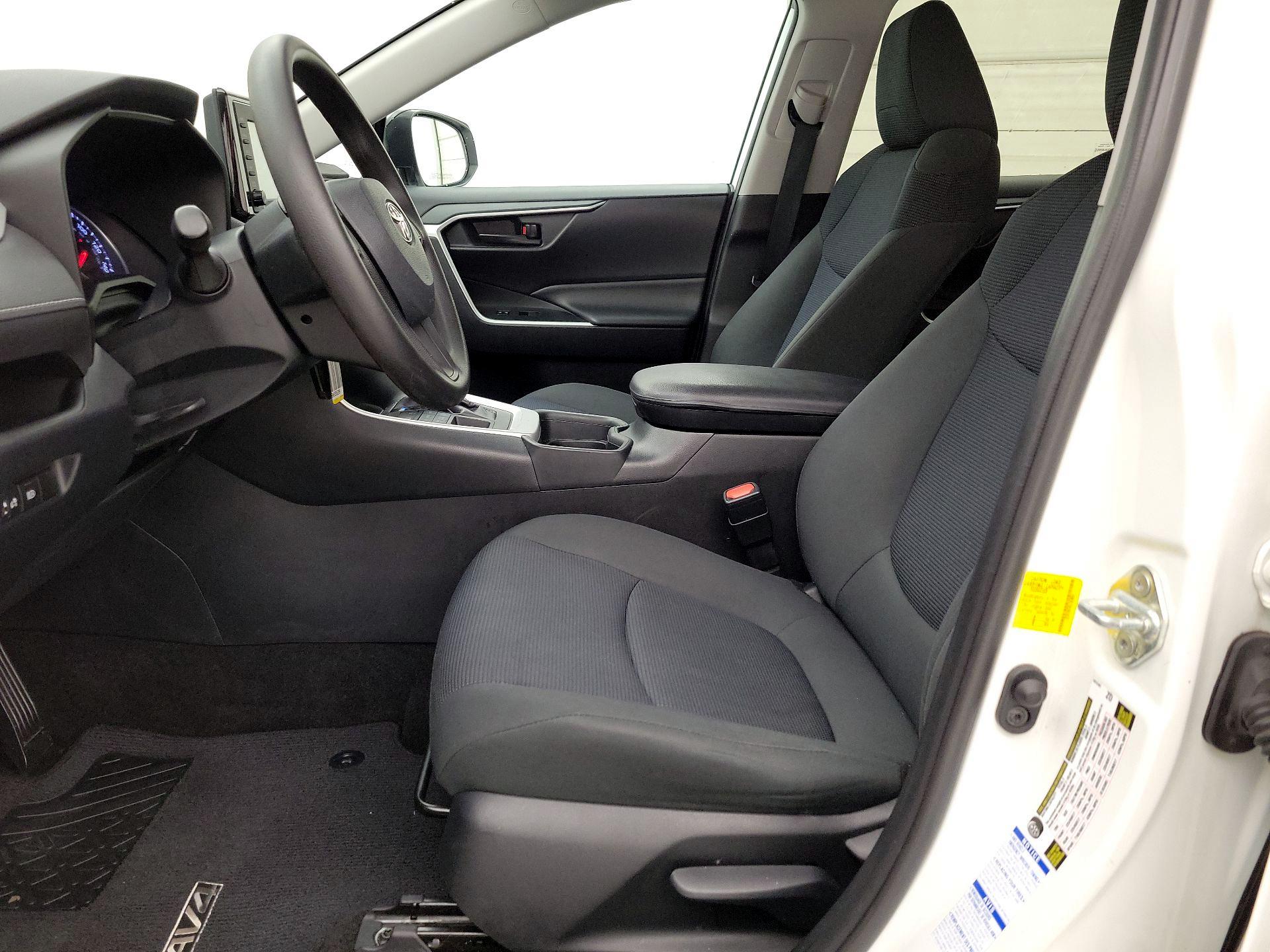 Thumbnail: 2020 Toyota RAV4 - 11