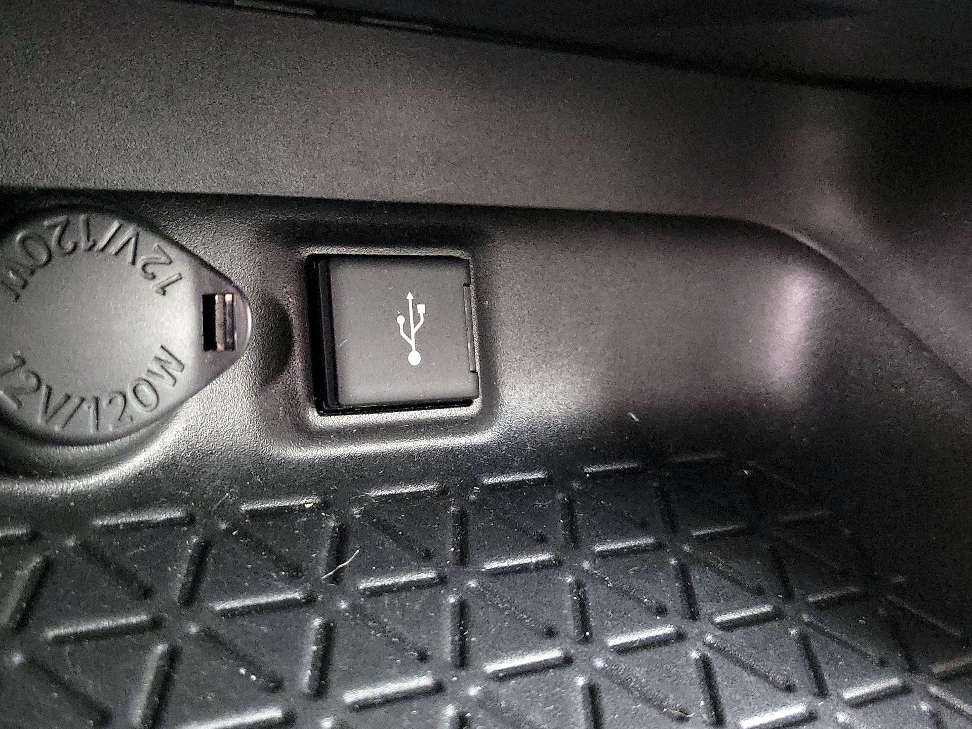 Thumbnail: 2020 Toyota RAV4 - 18