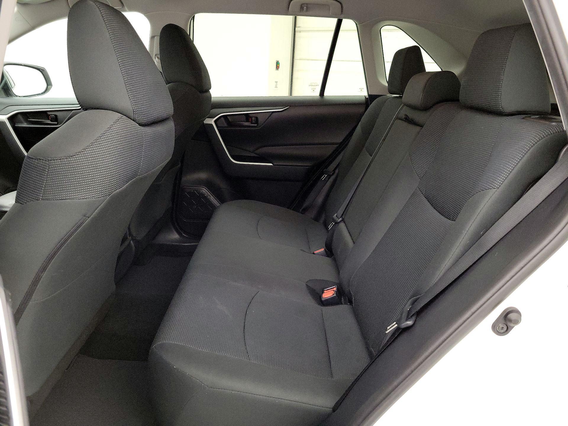 Thumbnail: 2020 Toyota RAV4 - 19