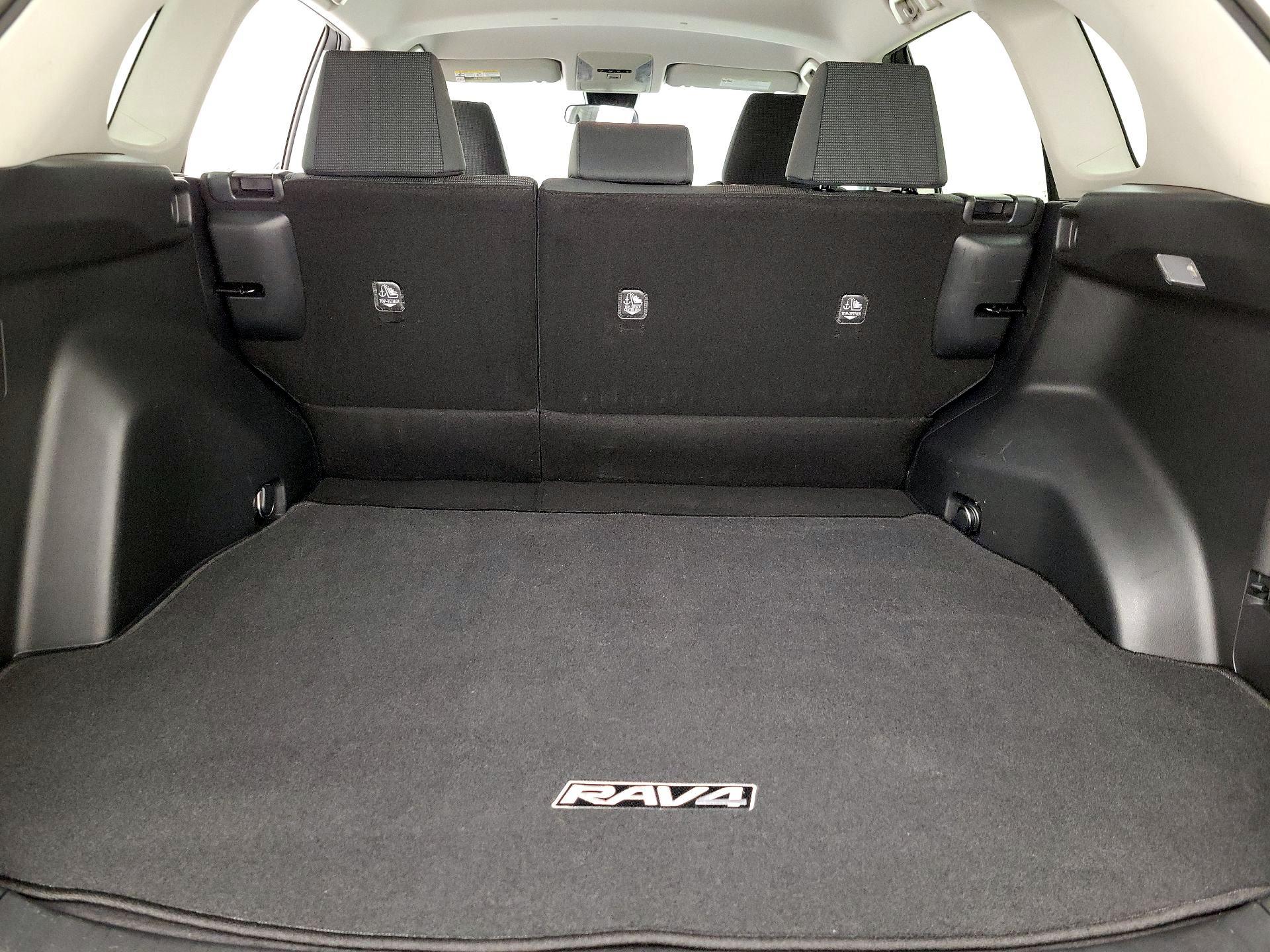 Thumbnail: 2020 Toyota RAV4 - 20