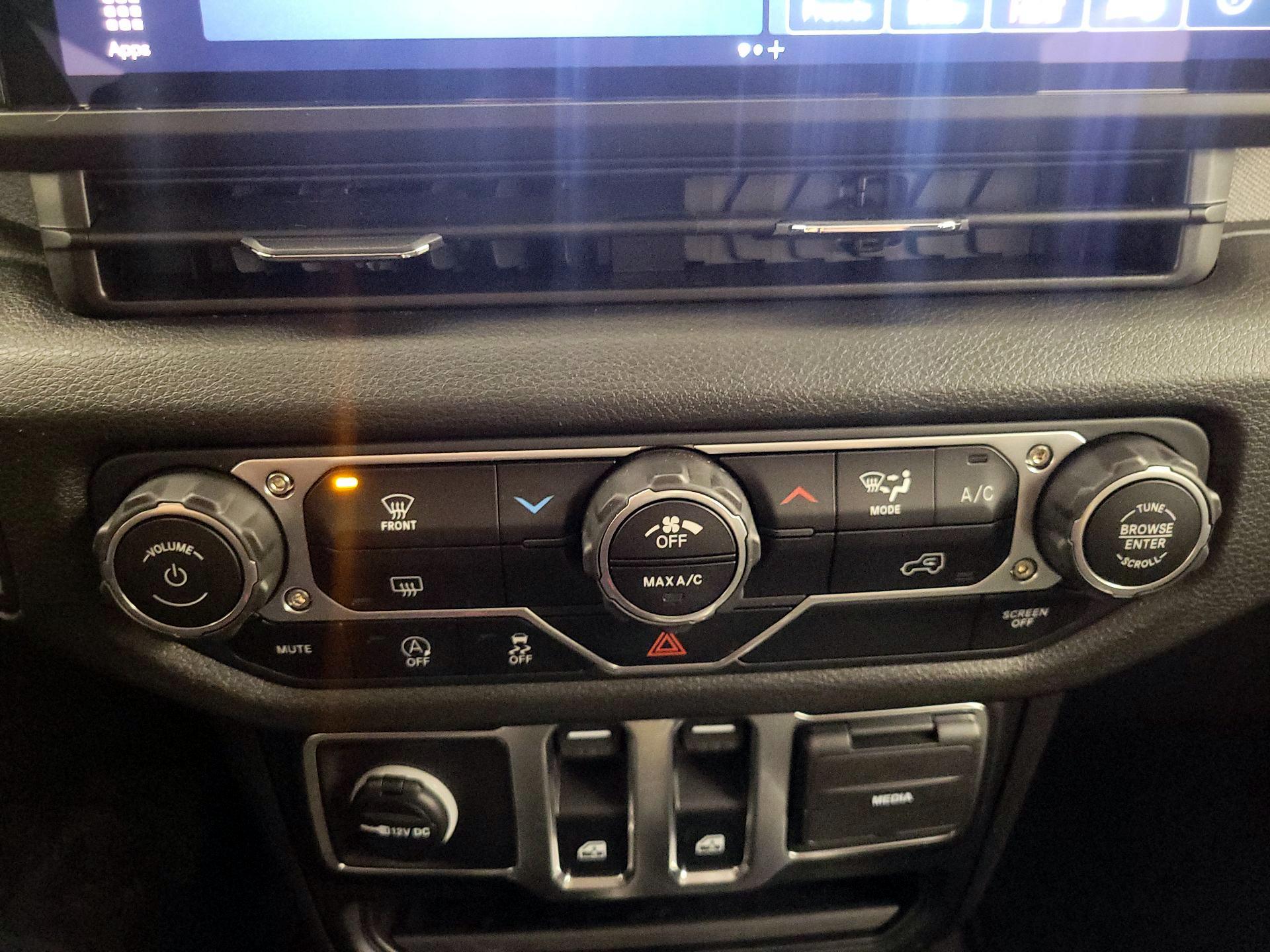 Thumbnail: 2025 Jeep Wrangler - 16