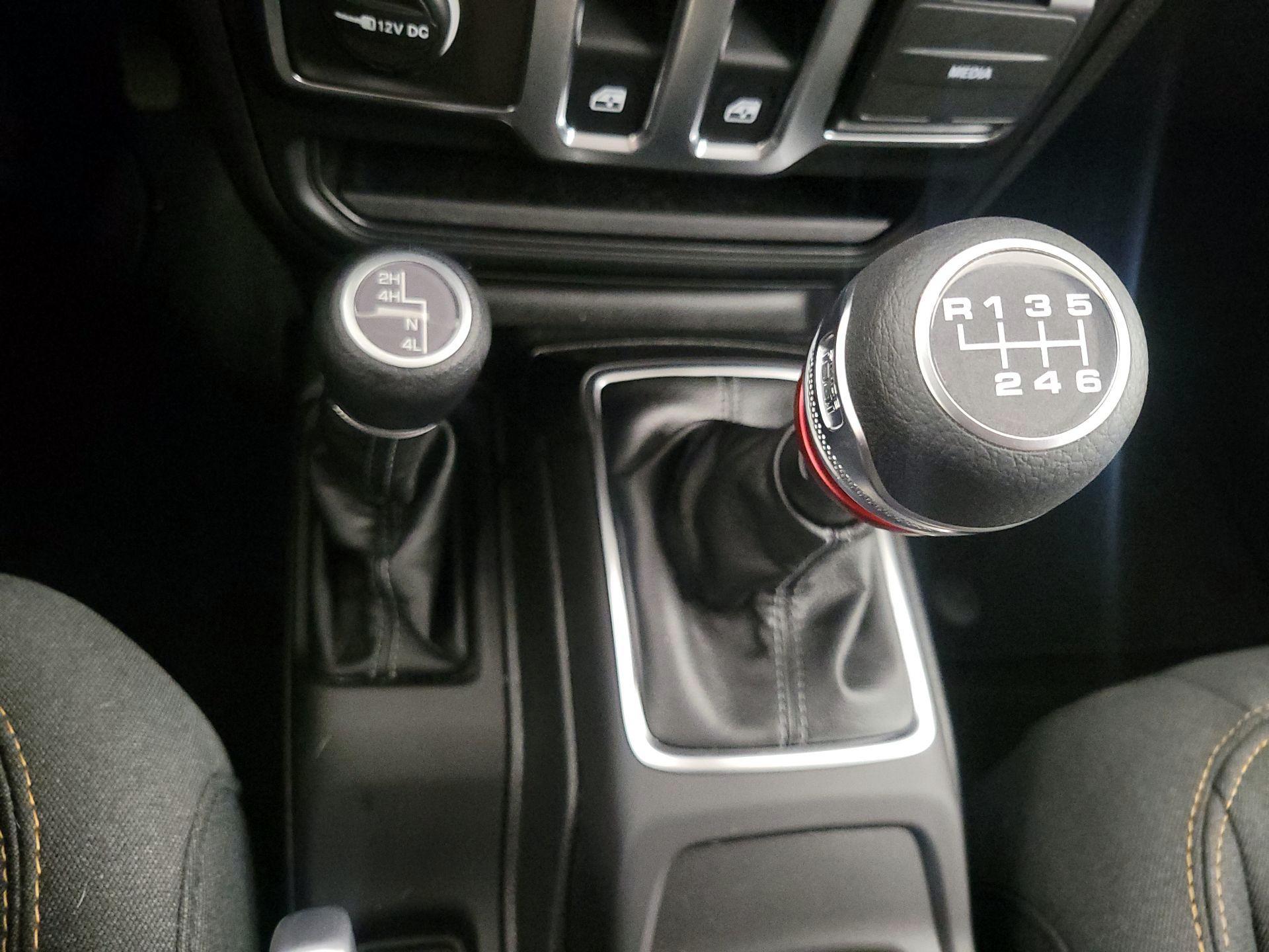 Thumbnail: 2025 Jeep Wrangler - 17