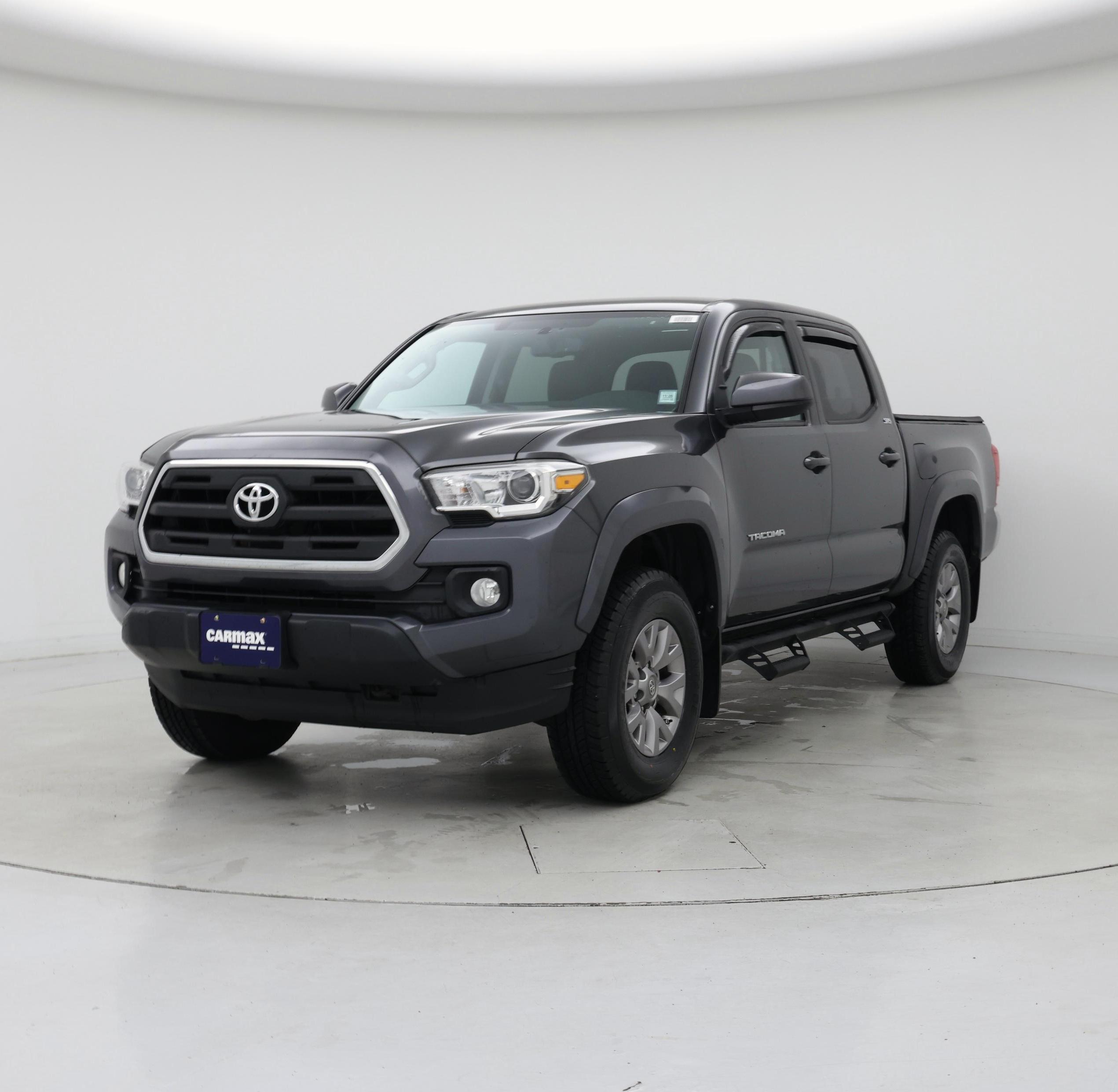 Thumbnail: 2017 Toyota Tacoma - 4