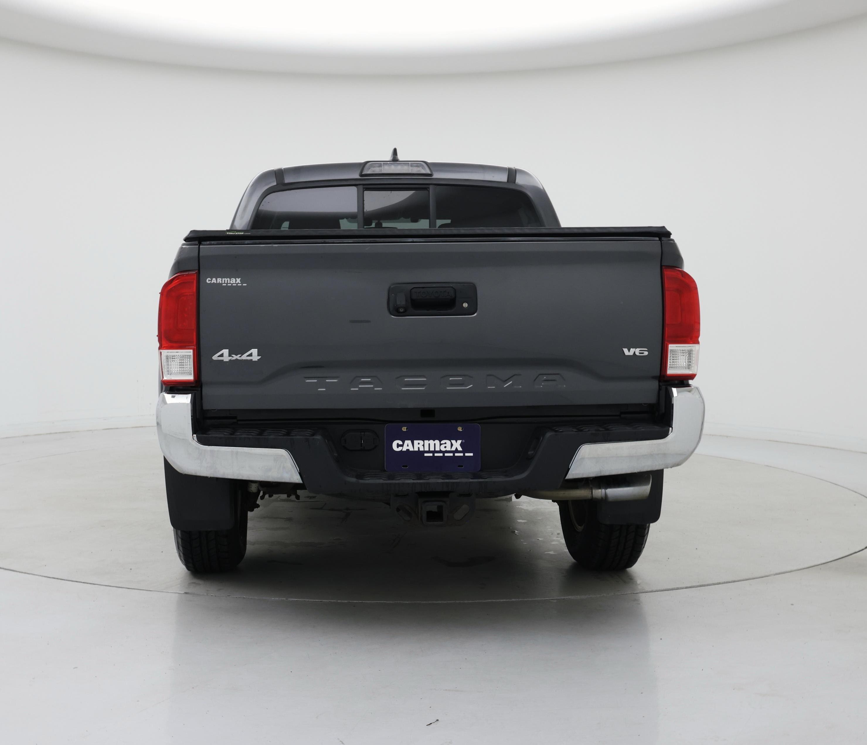 Thumbnail: 2017 Toyota Tacoma - 6