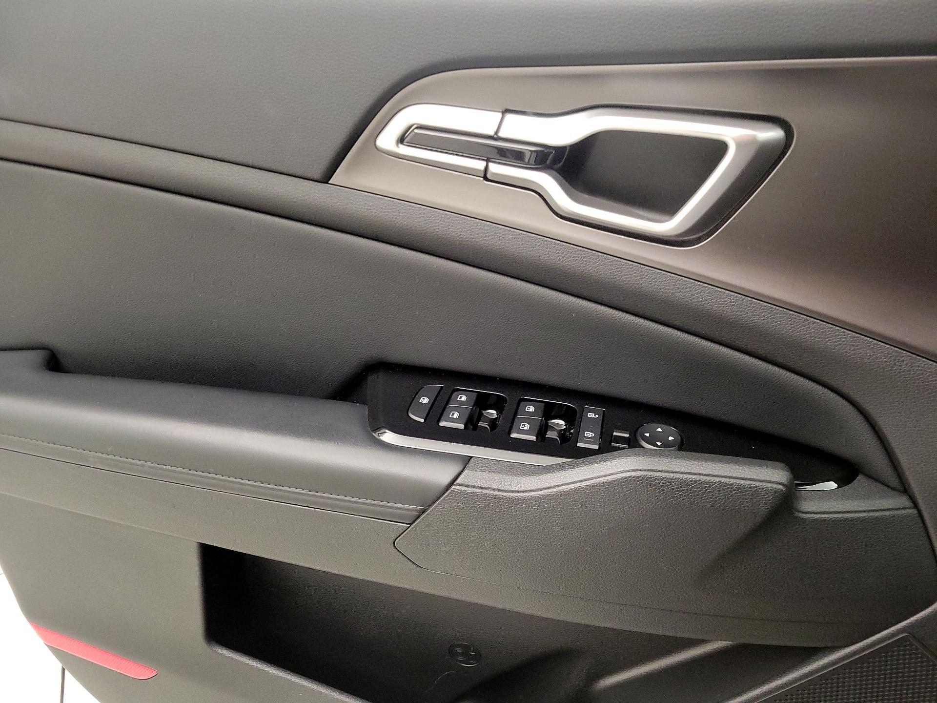 Thumbnail: 2023 Kia Sportage - 12