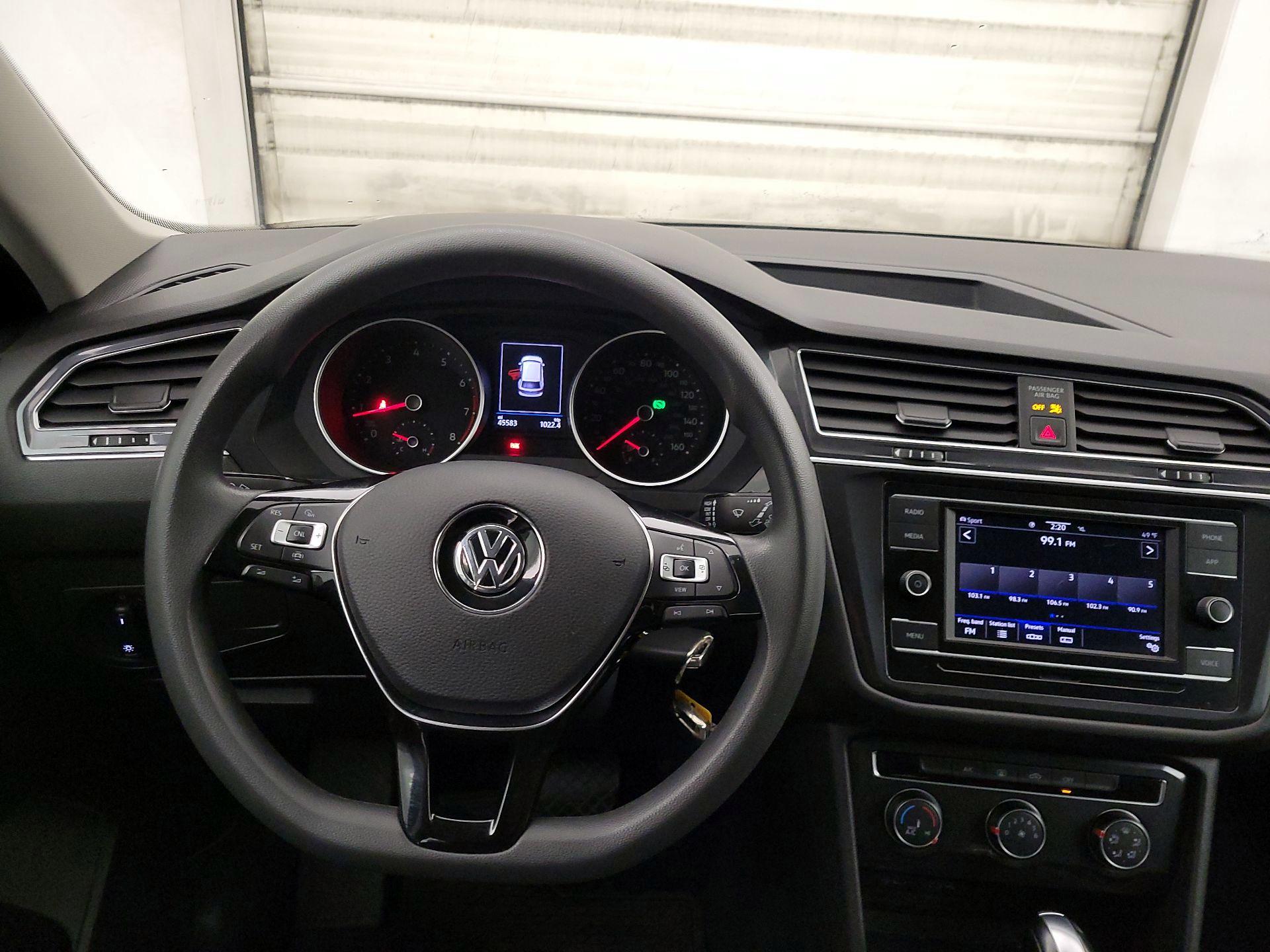 Thumbnail: 2021 Volkswagen Tiguan - 10